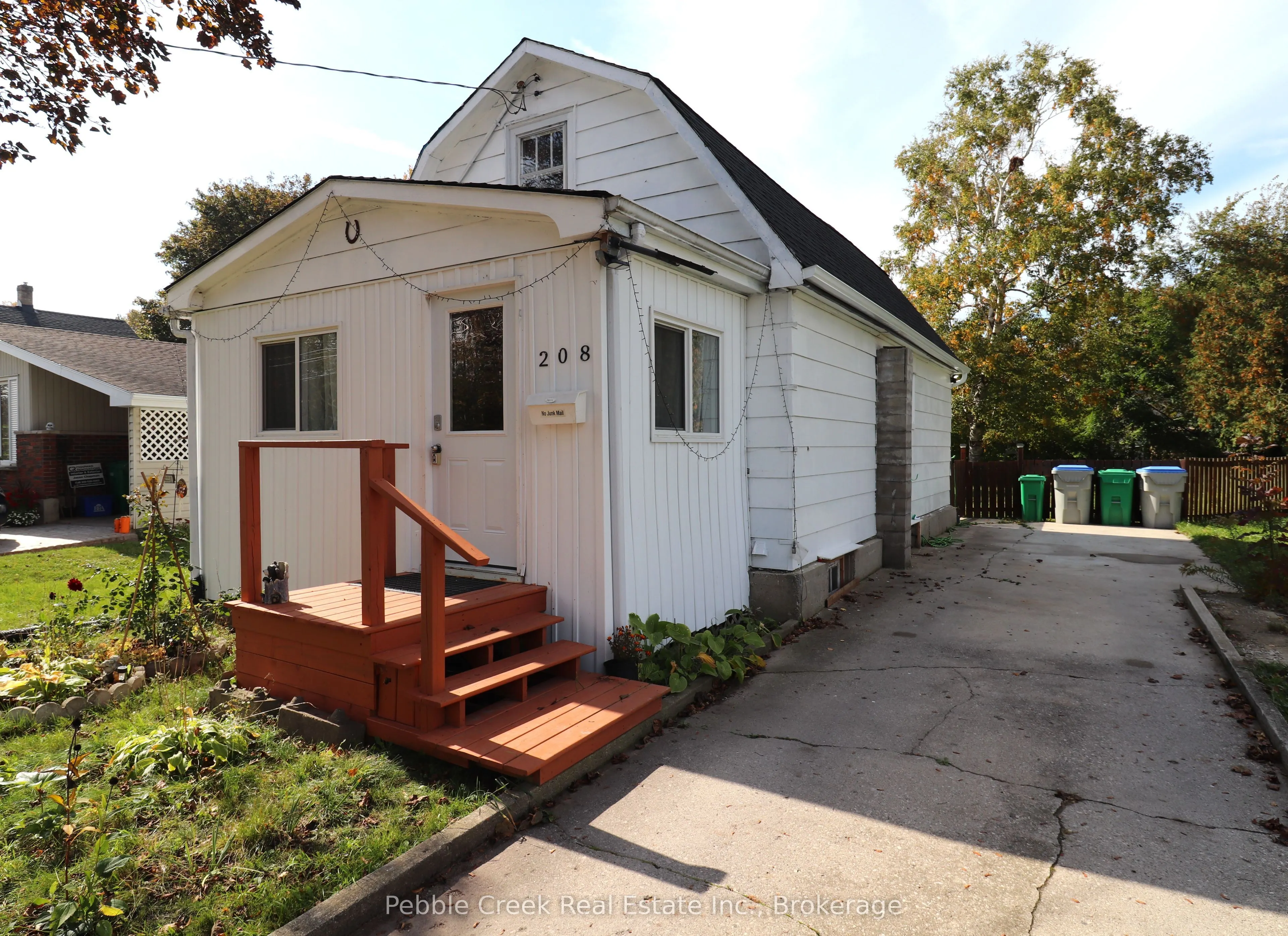 208 Hincks Street