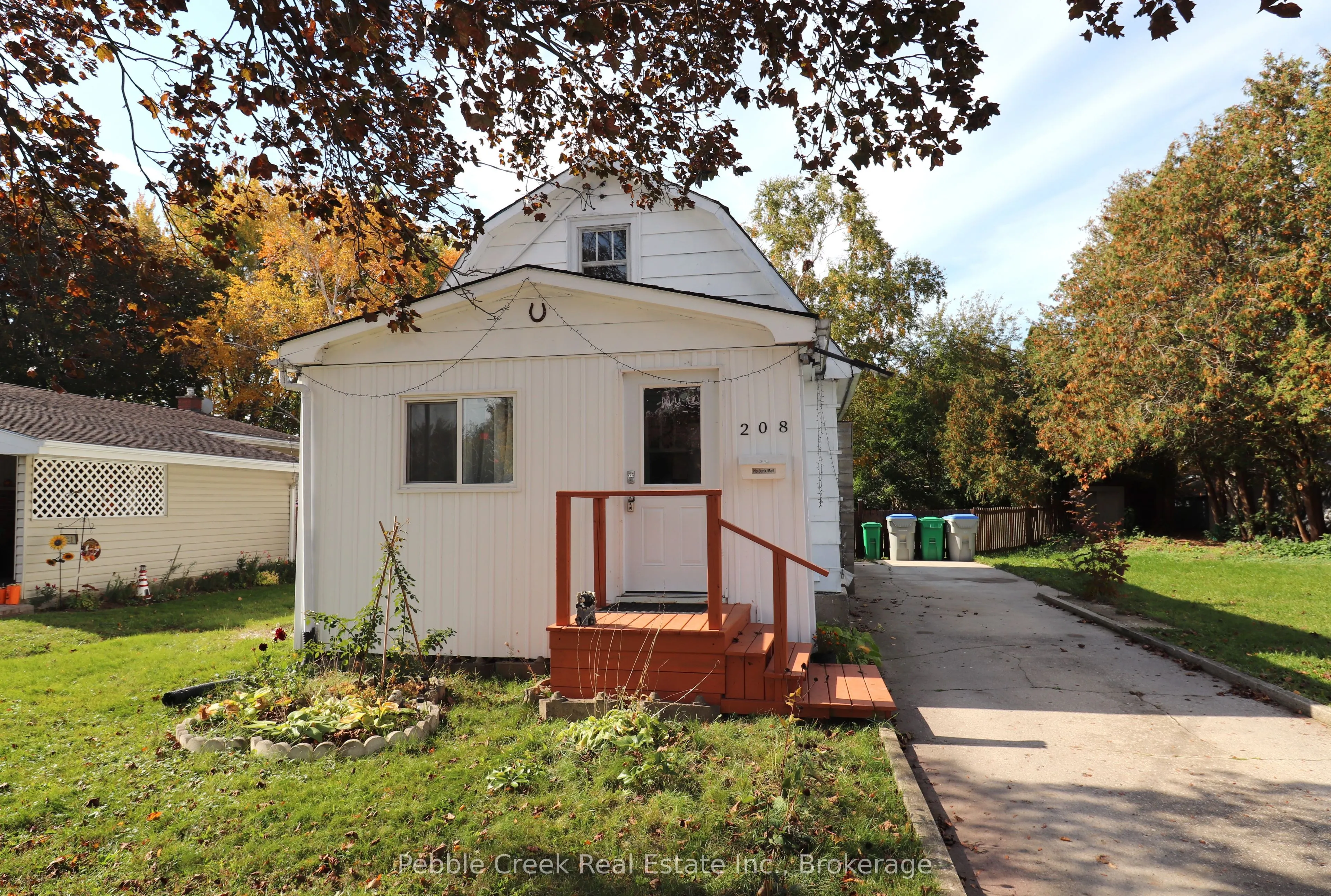 208 Hincks Street