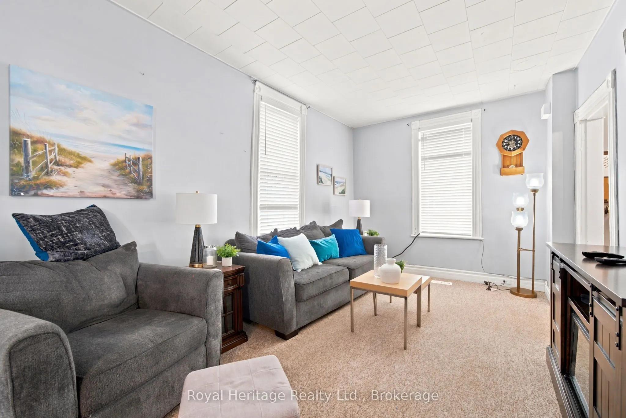 61 Lindsay Street N