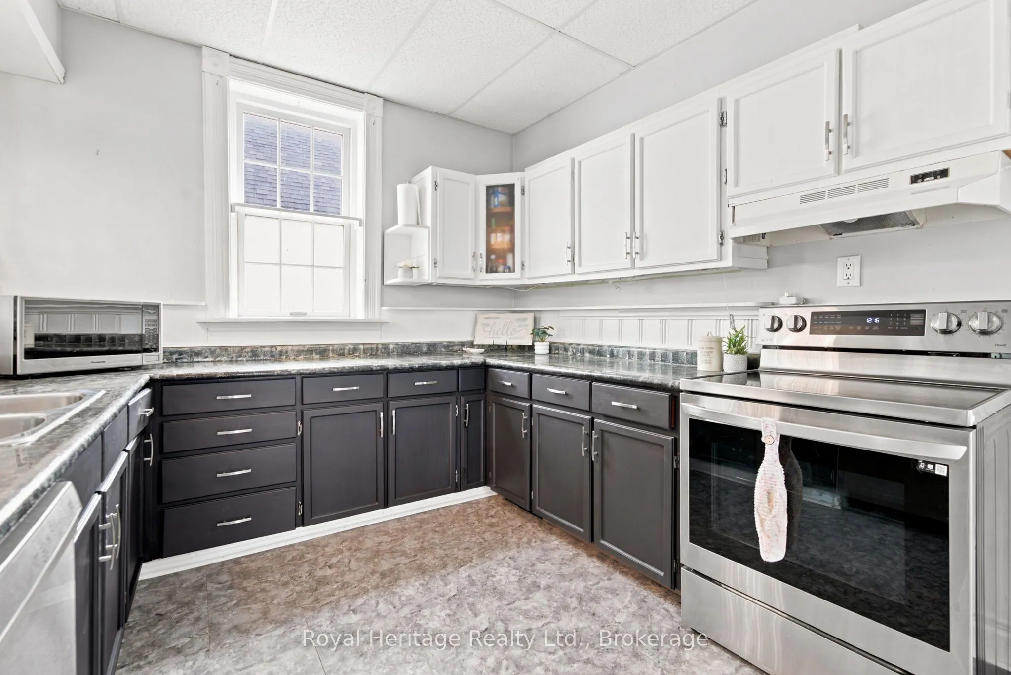 61 Lindsay Street N