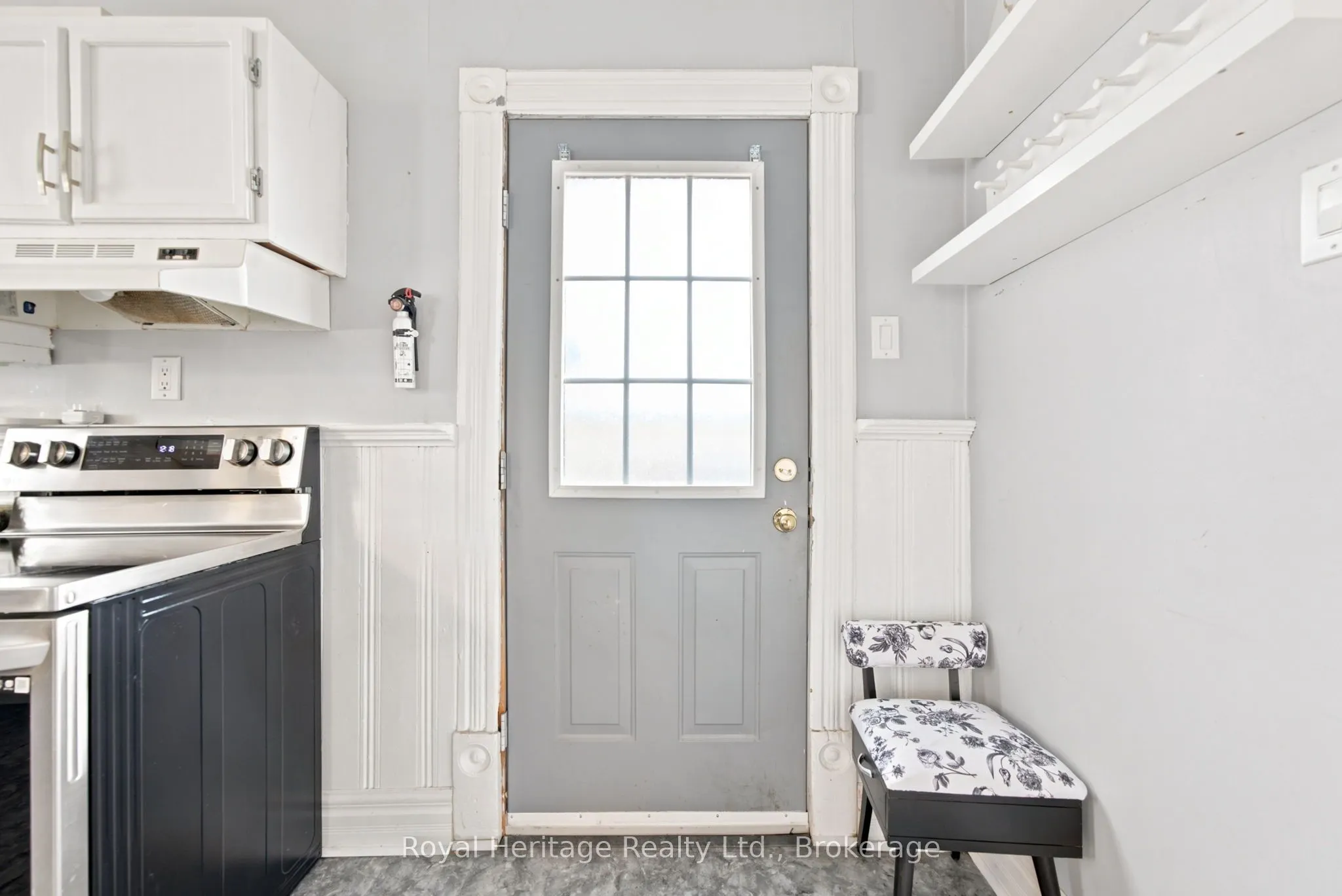 61 Lindsay Street N