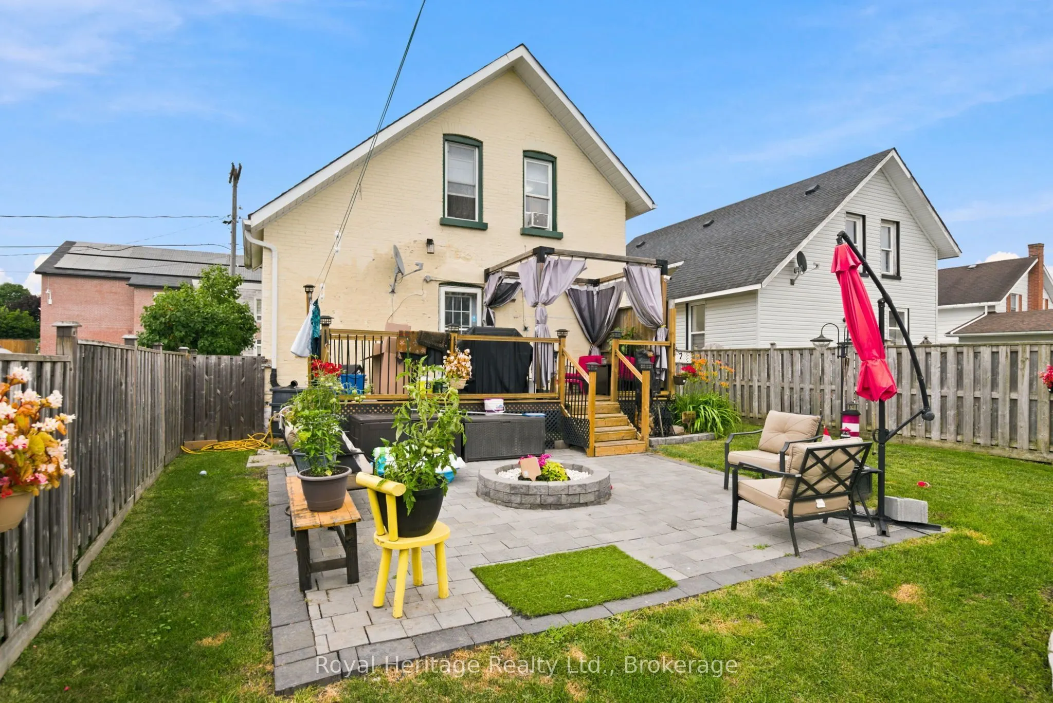 61 Lindsay Street N