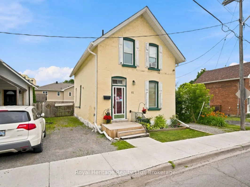 61 Lindsay Street N
