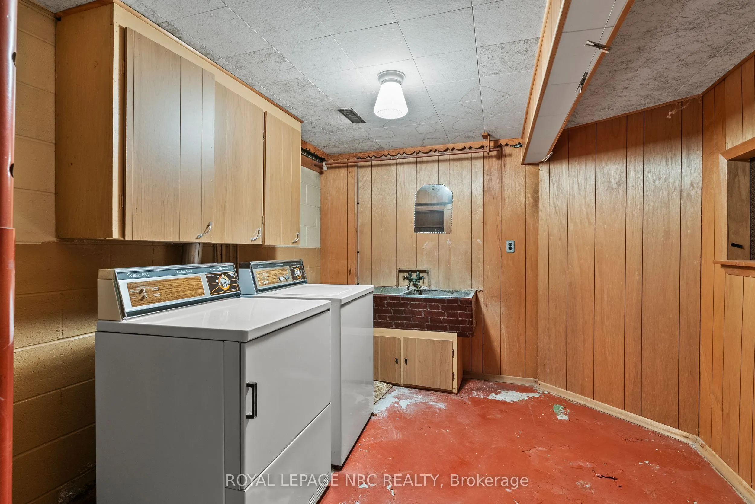 552 Bunting Road