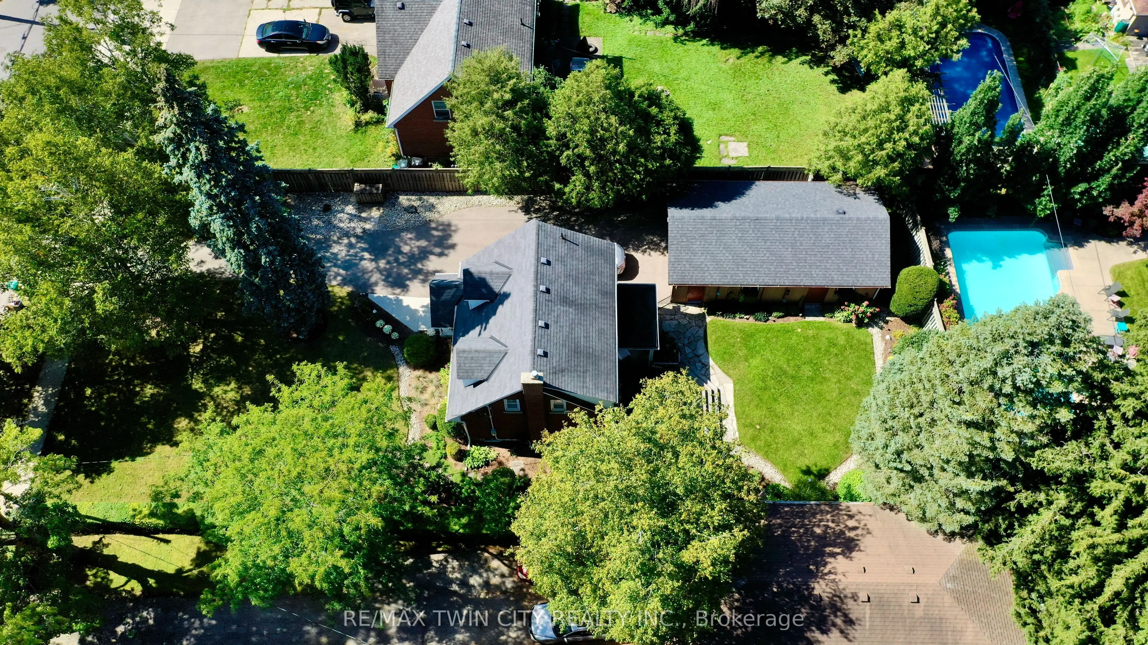 164 Sheldon Avenue N