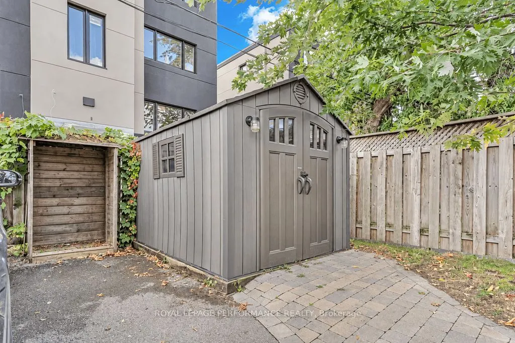 148 Carillon Street