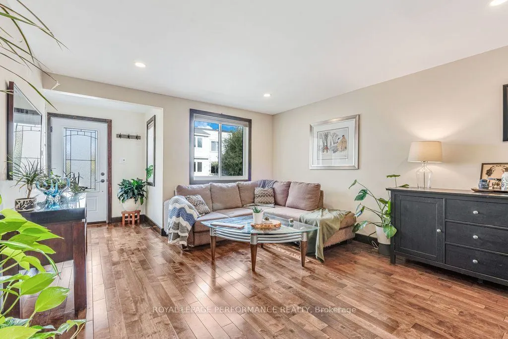148 Carillon Street