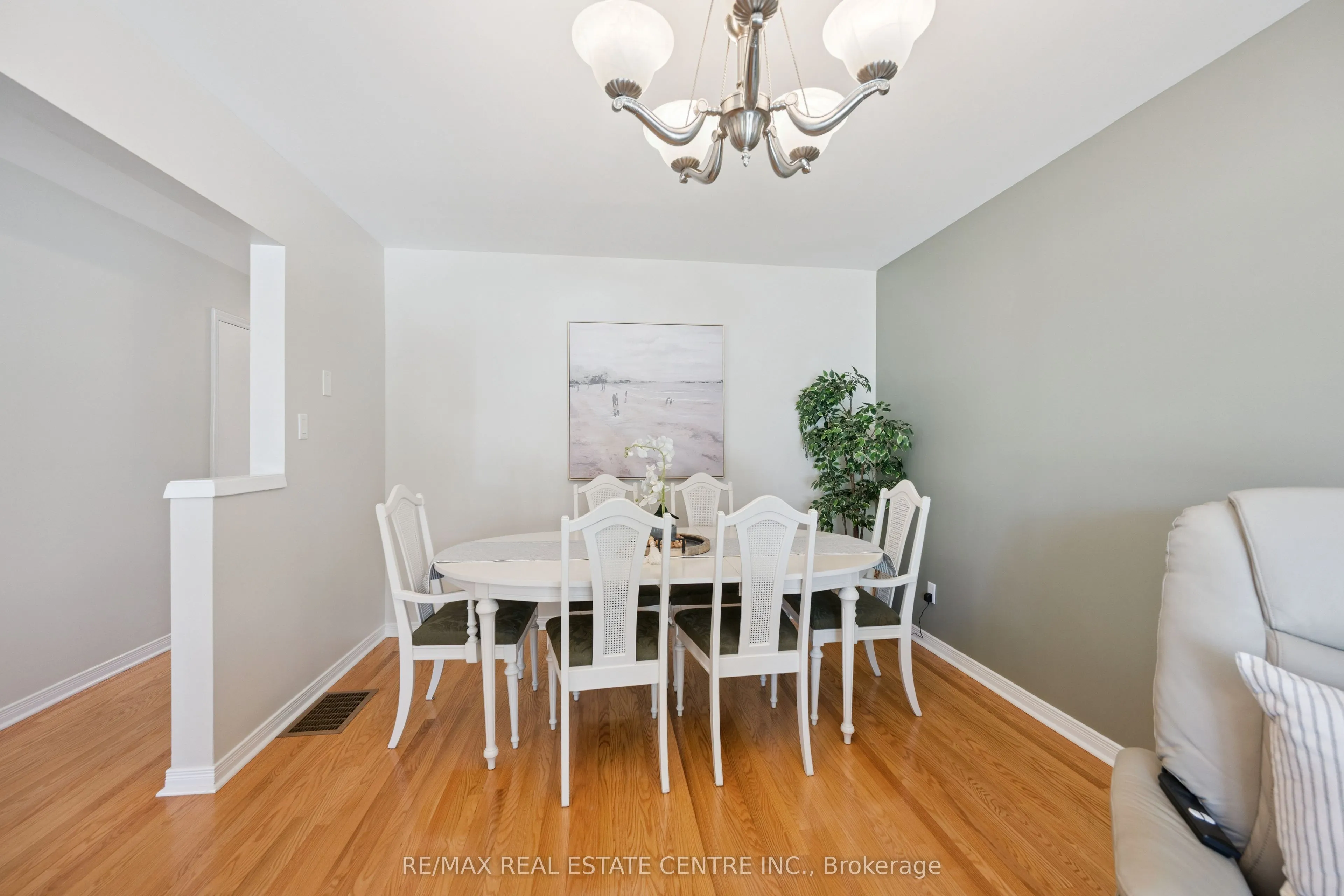 99 Linnwood Avenue