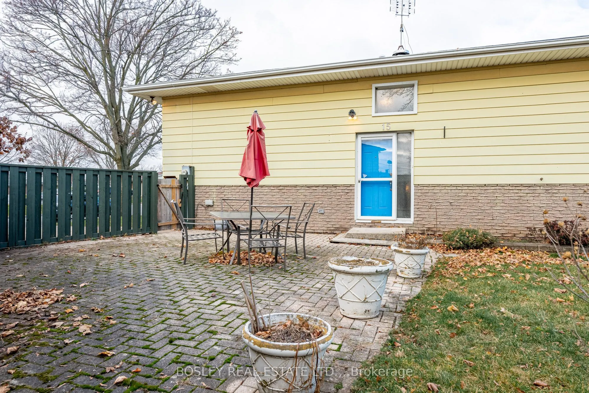 15 ALDEN Court