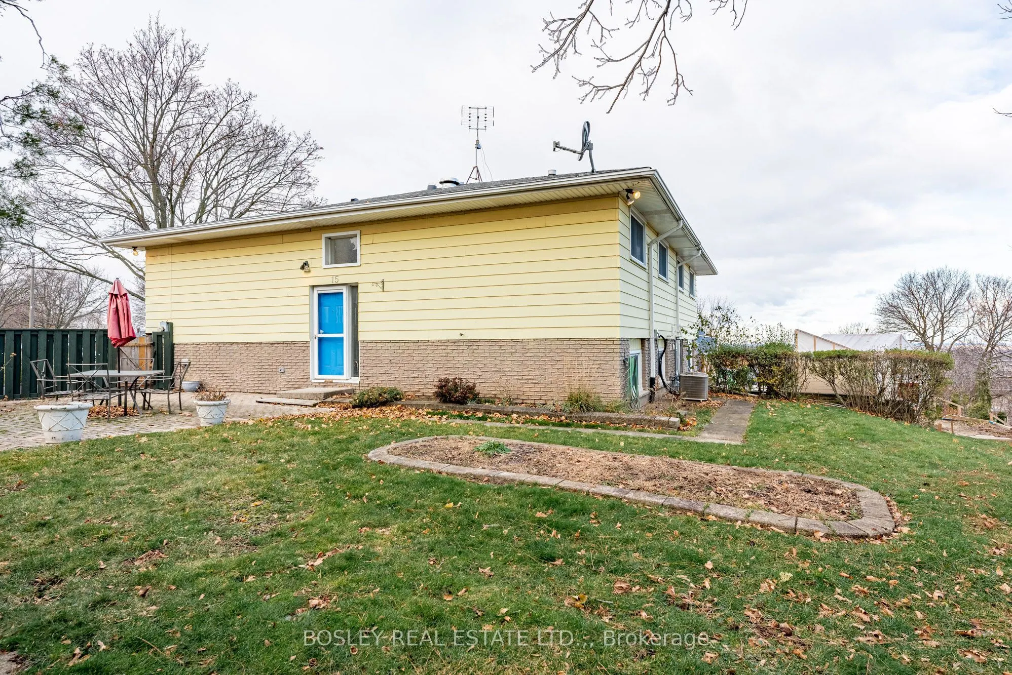 15 ALDEN Court