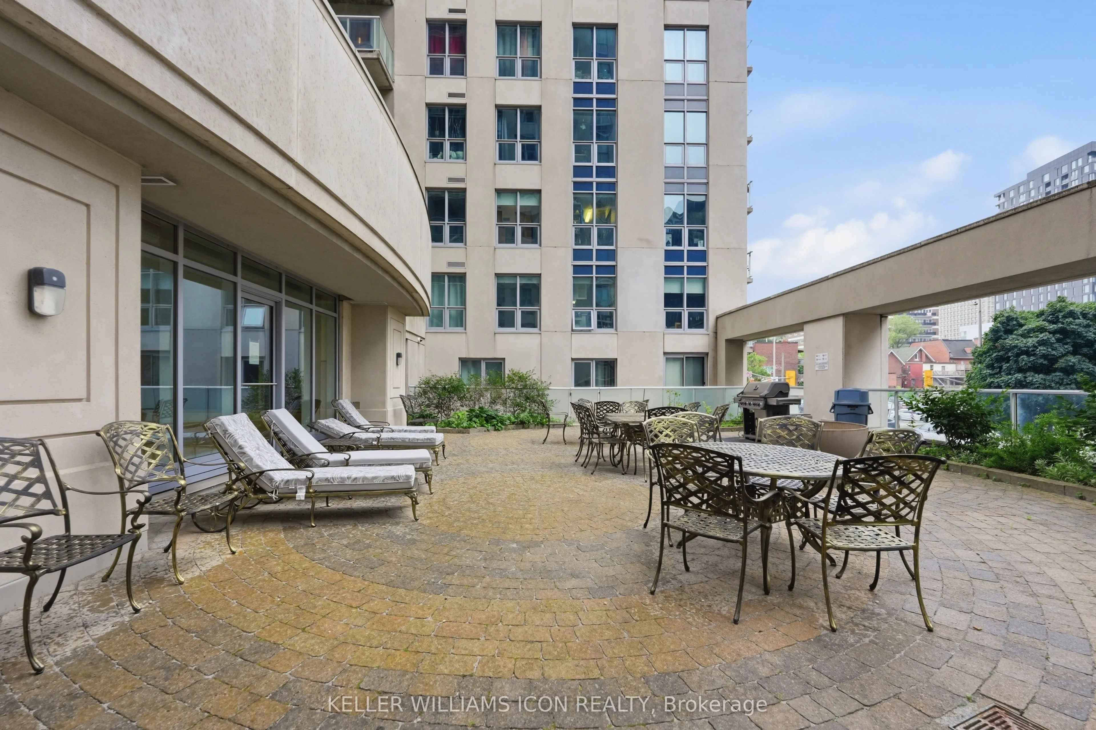 195 Besserer Street #2405