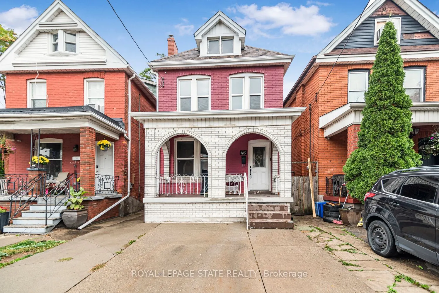 46 Holton Avenue N