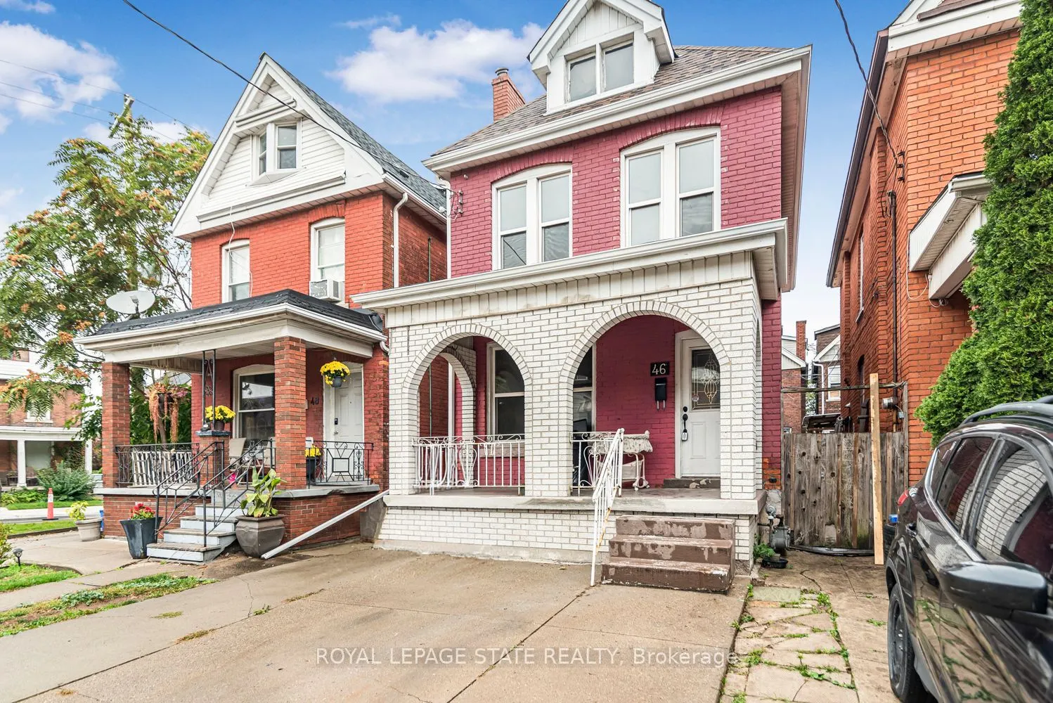46 Holton Avenue N