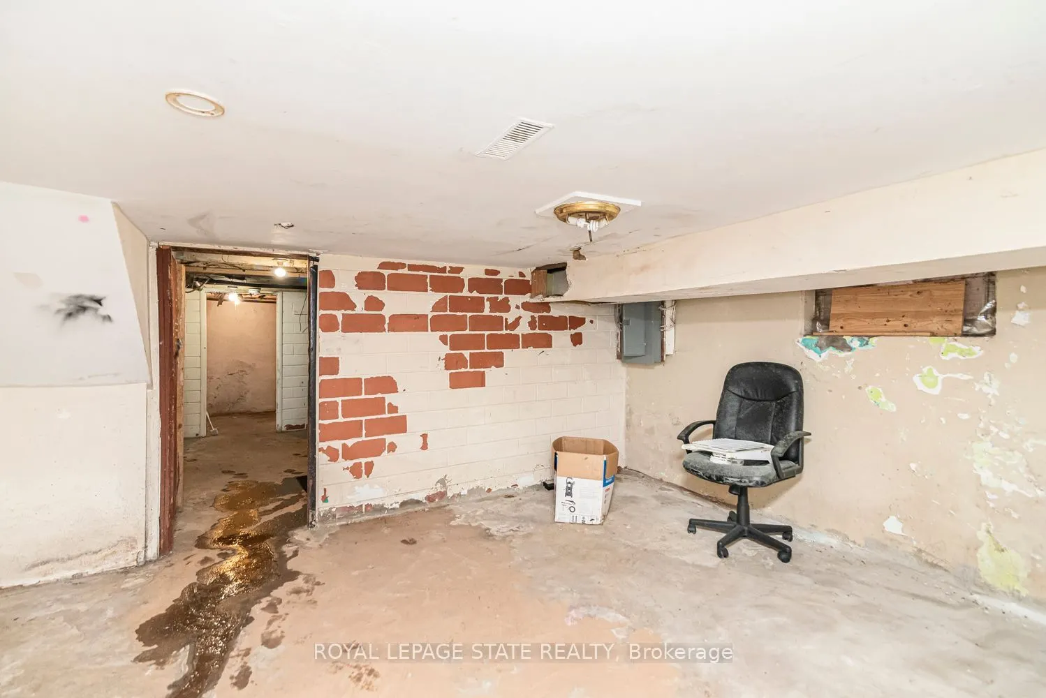 46 Holton Avenue N