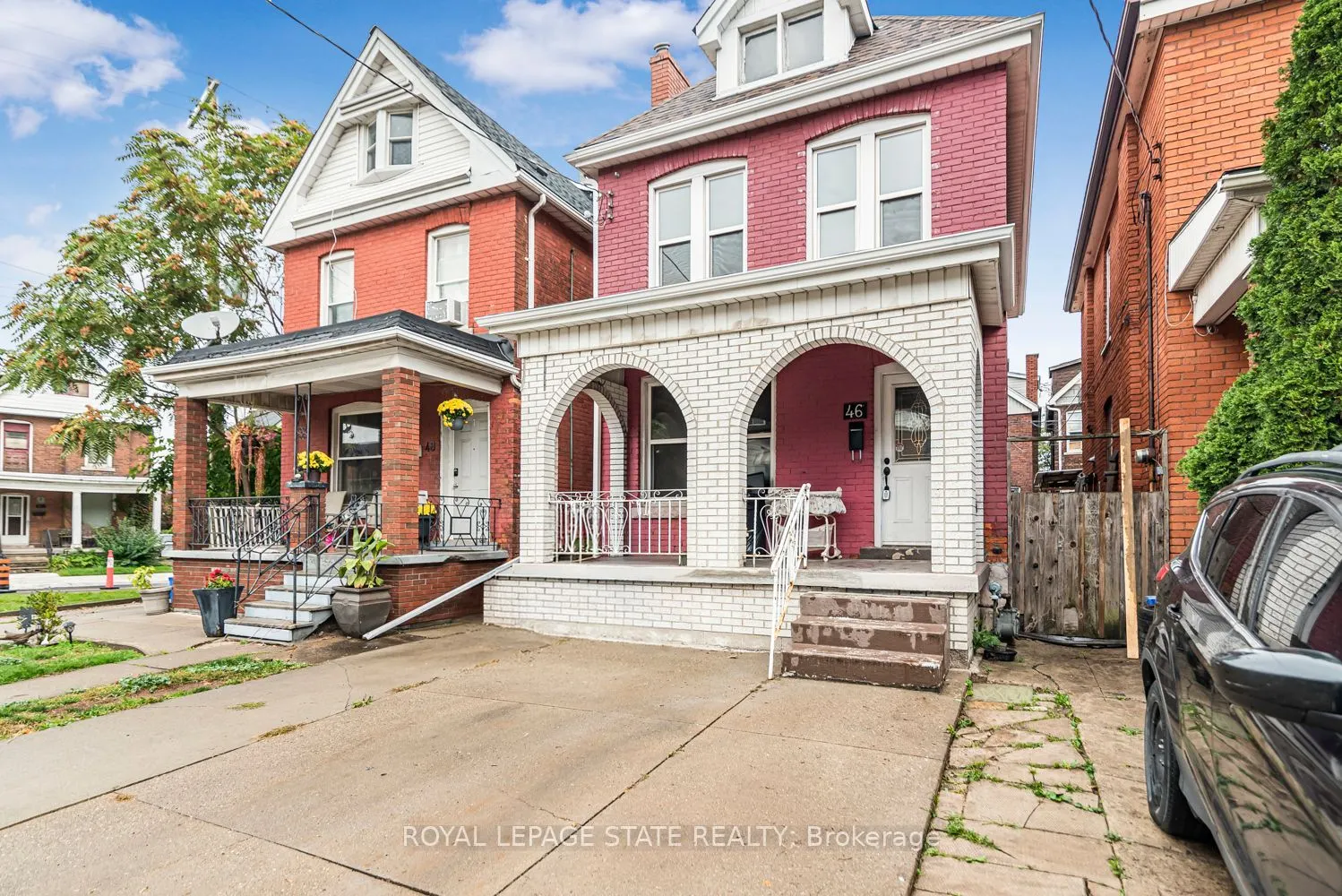 46 Holton Avenue N