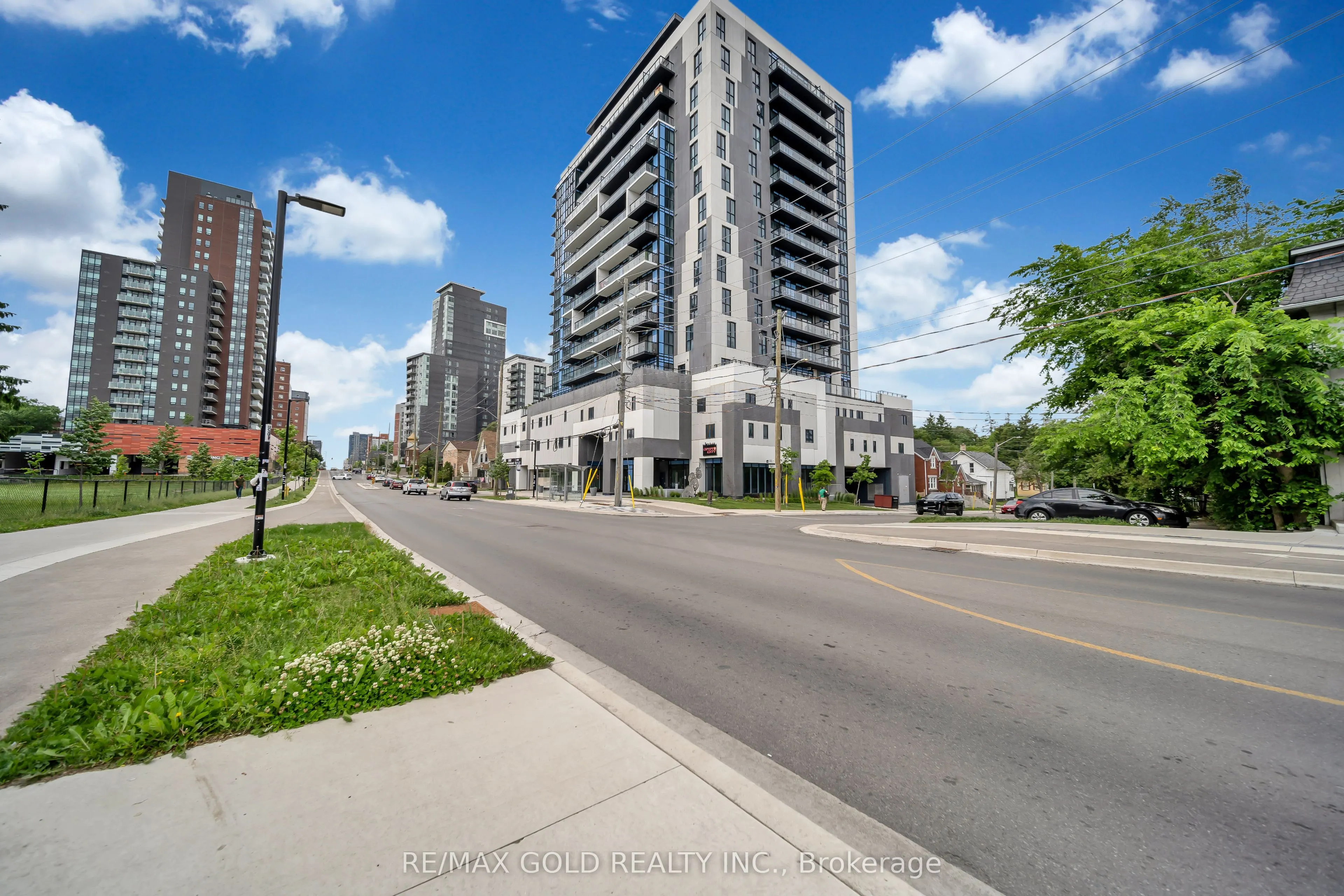128 King Street N #803