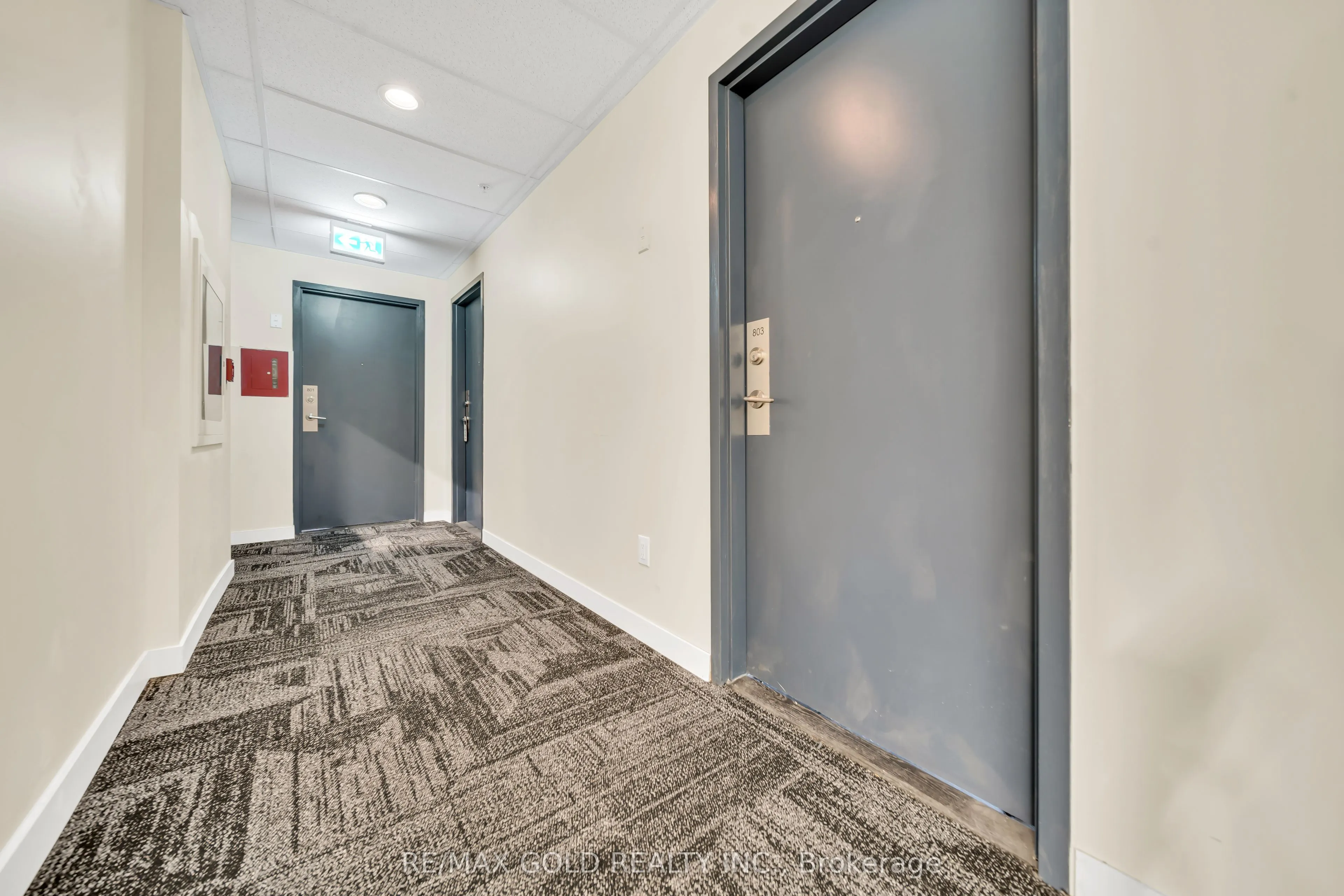128 King Street N #803