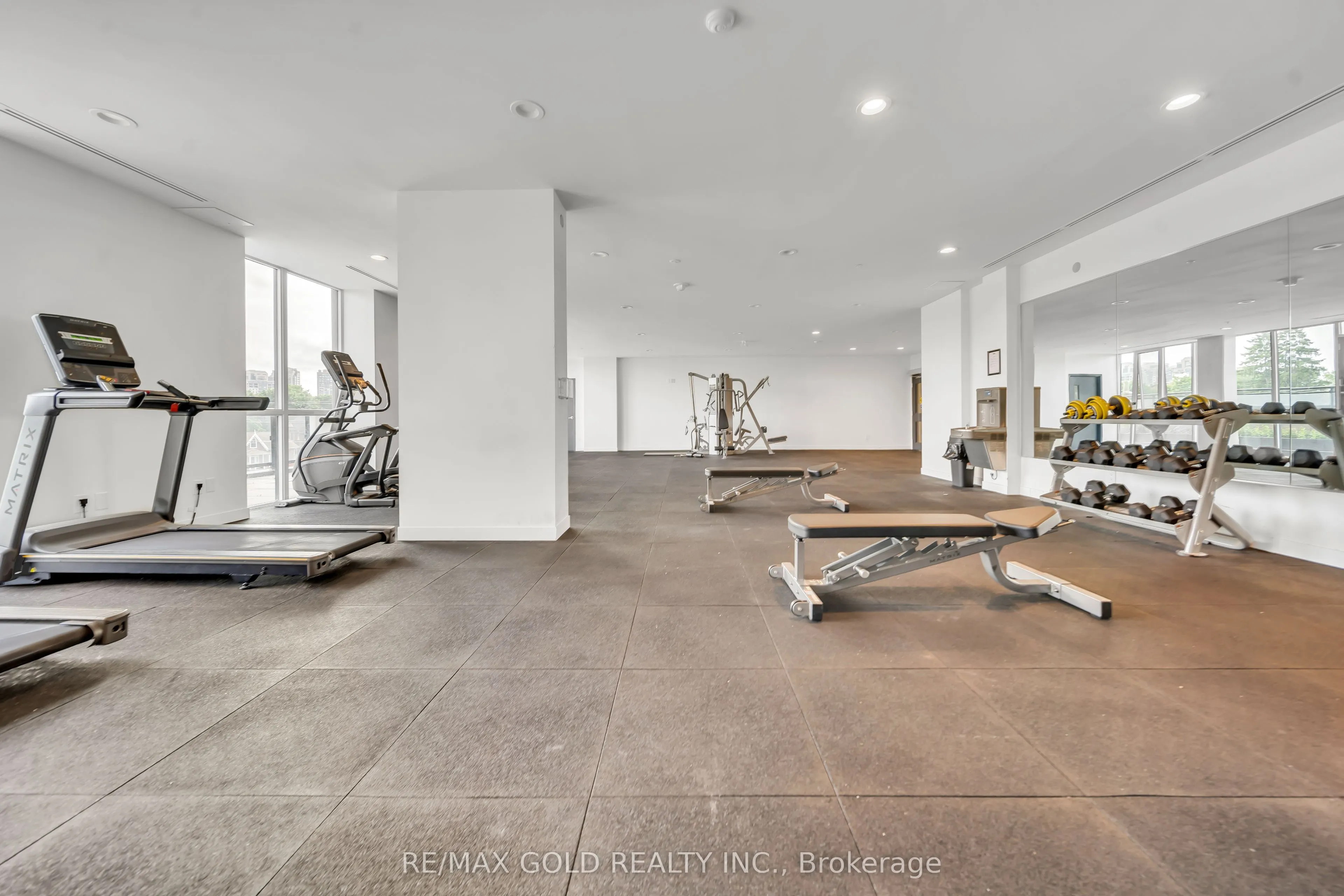 128 King Street N #803