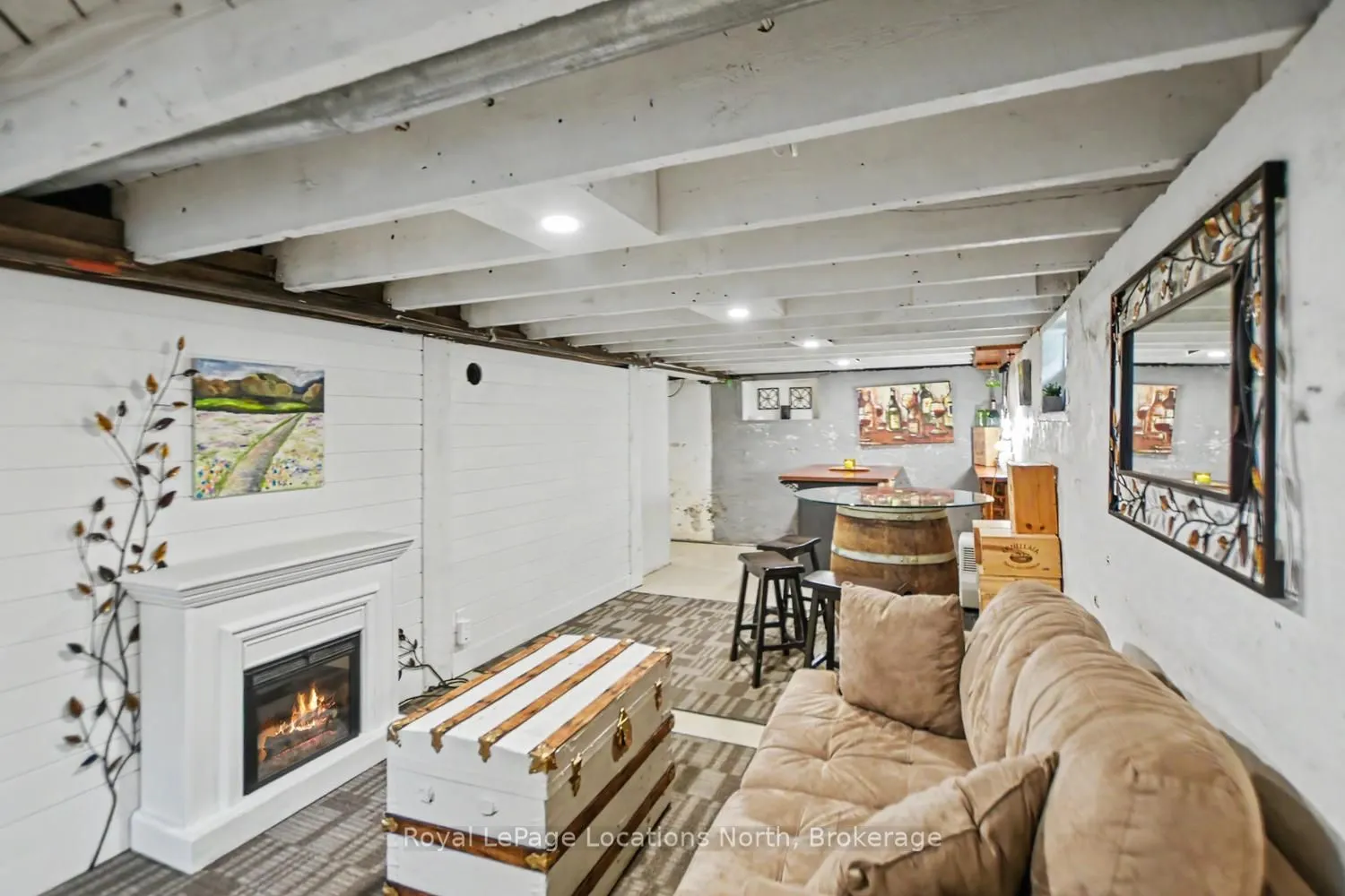 135 Marshall Street E