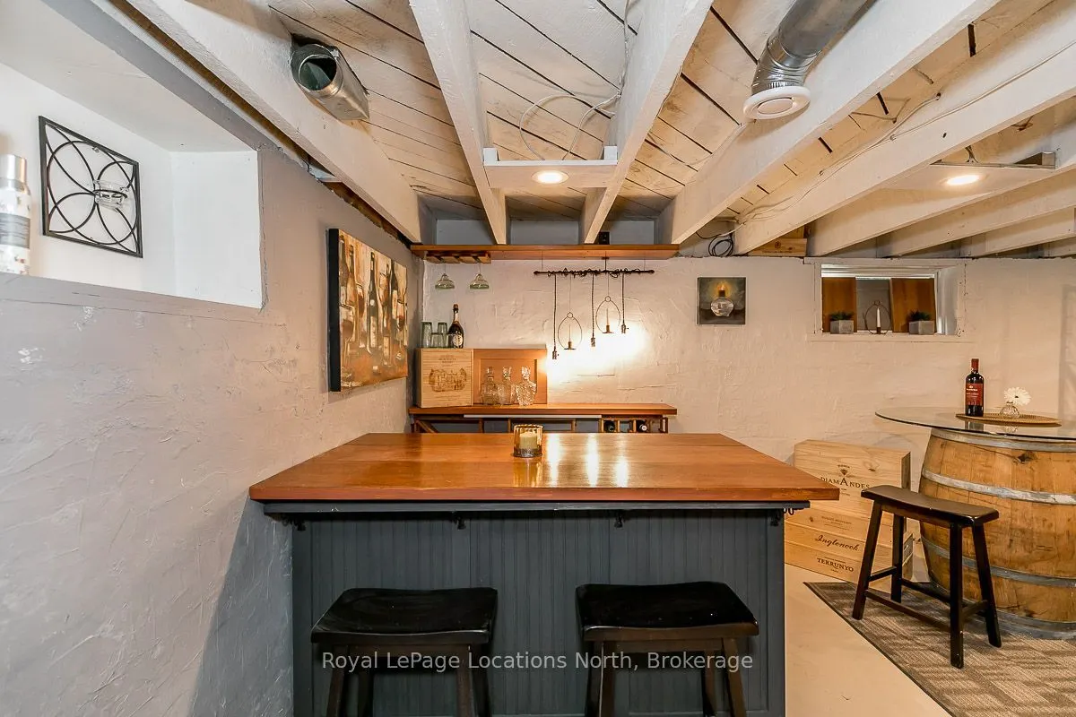 135 Marshall Street E