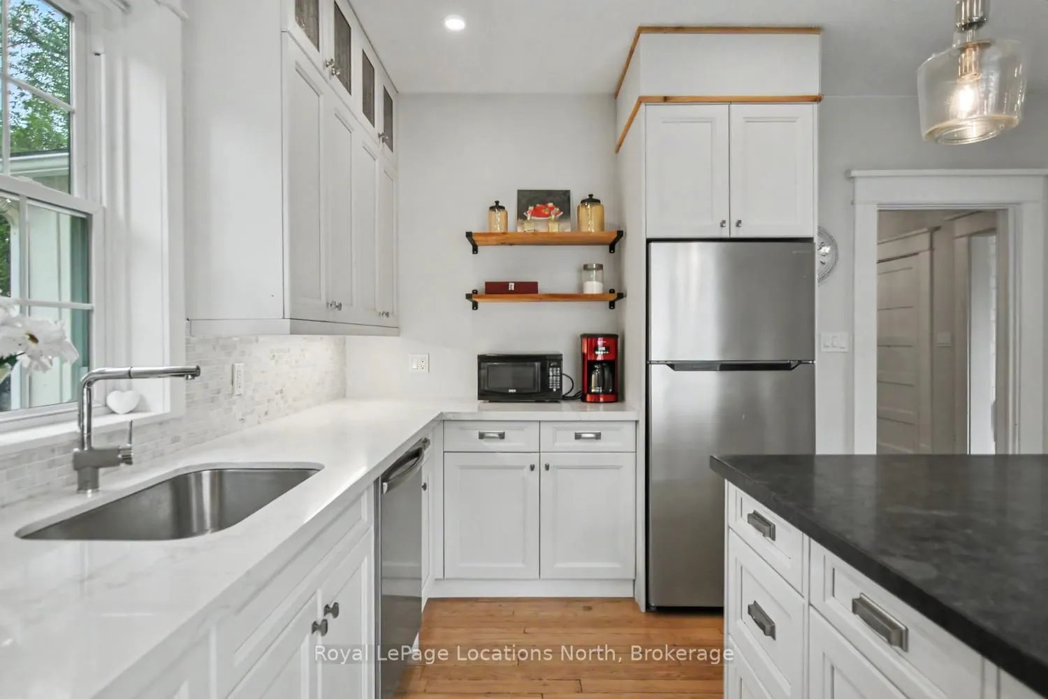 135 Marshall Street E