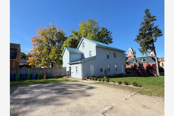 276 CENTRE Street