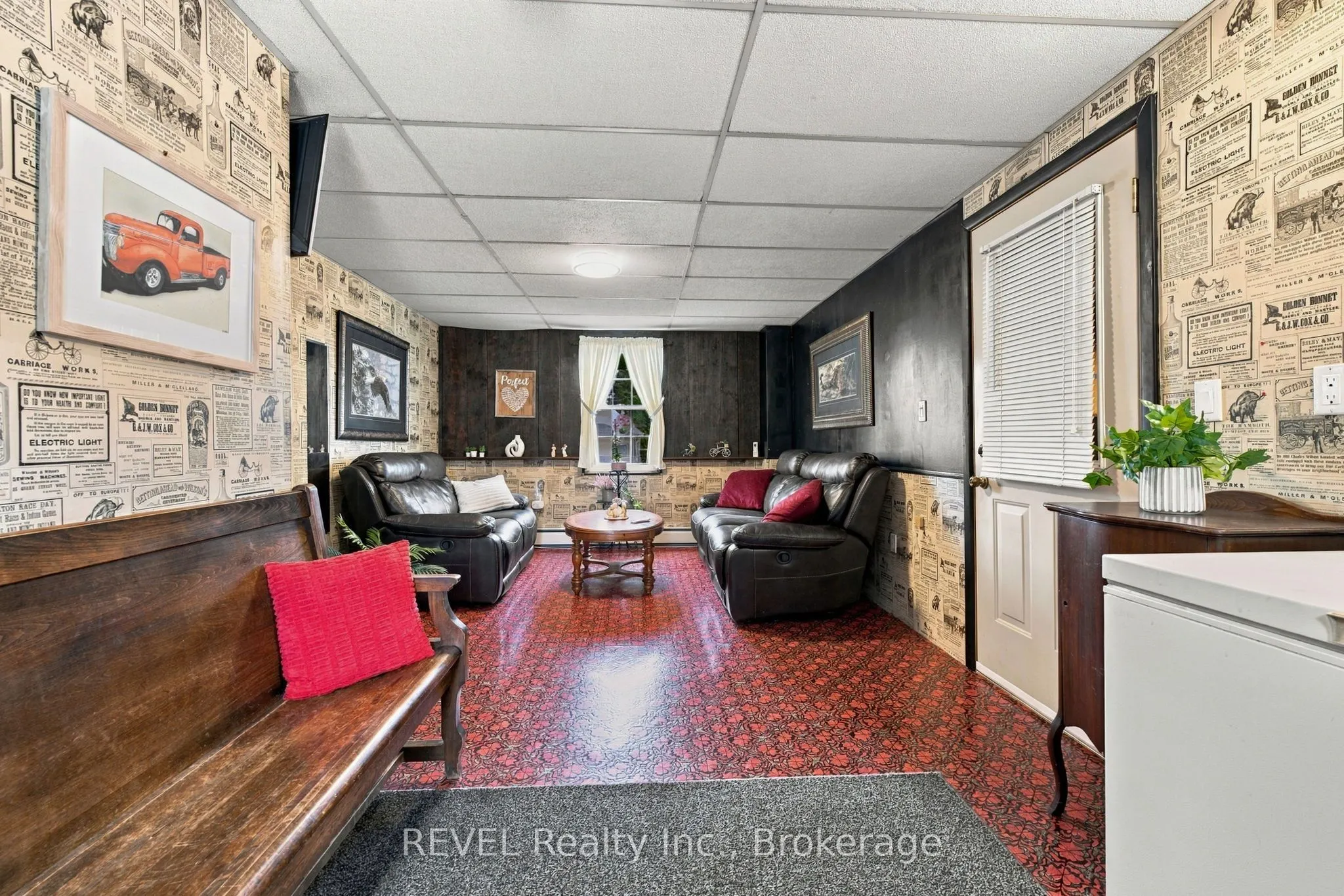 61 Queen Street N
