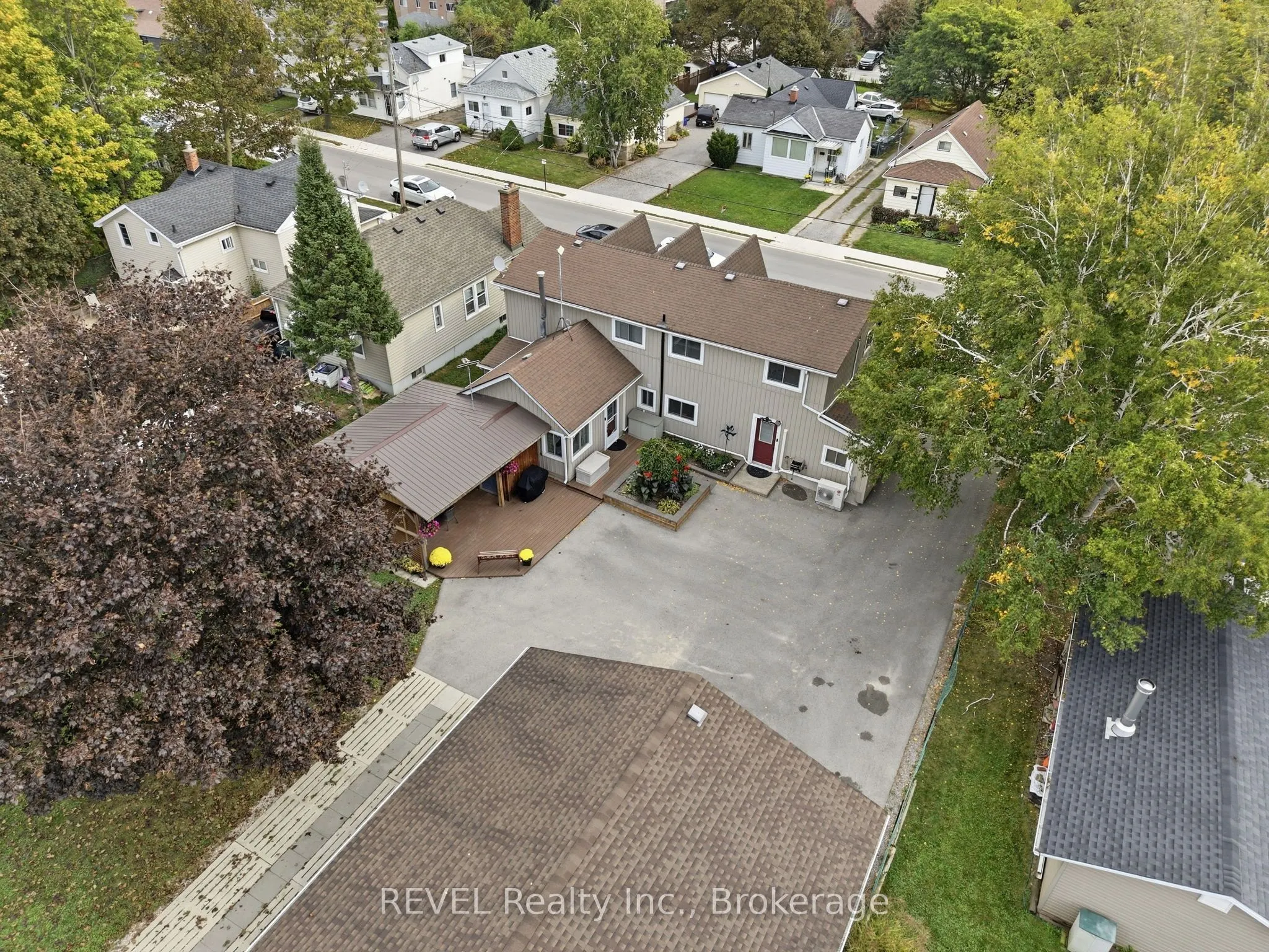 61 Queen Street N