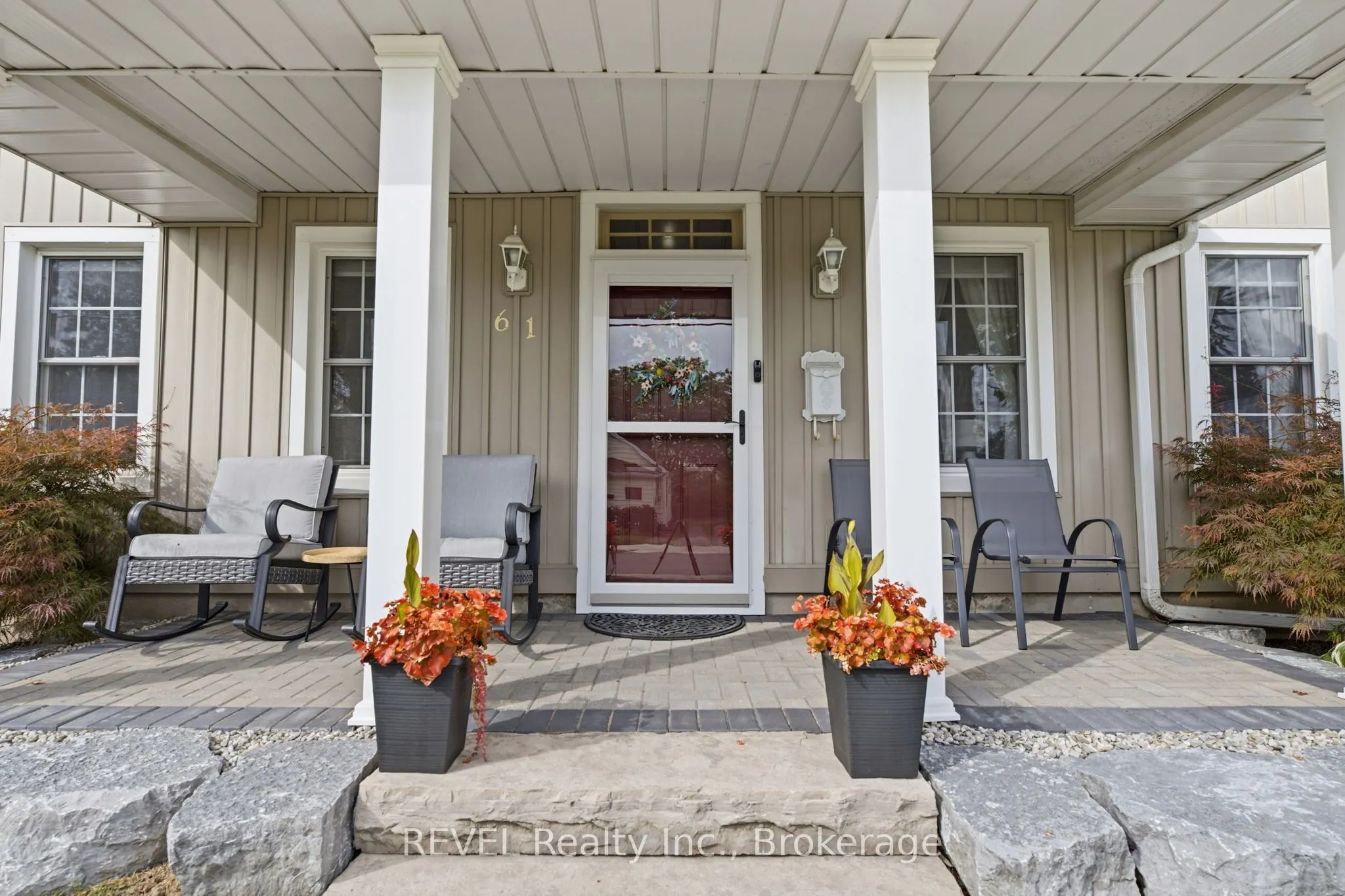 61 Queen Street N