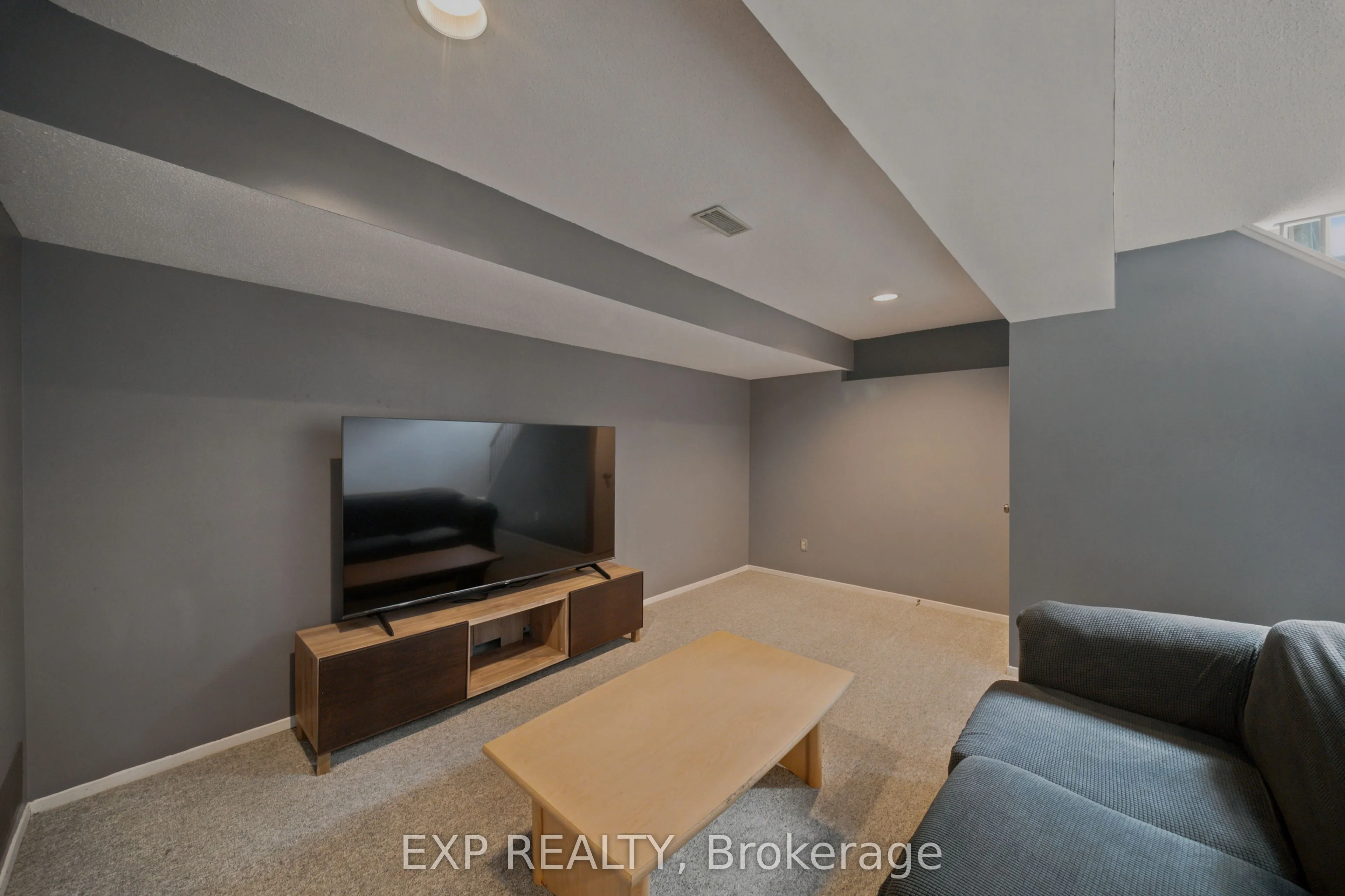 574 Latour Crescent