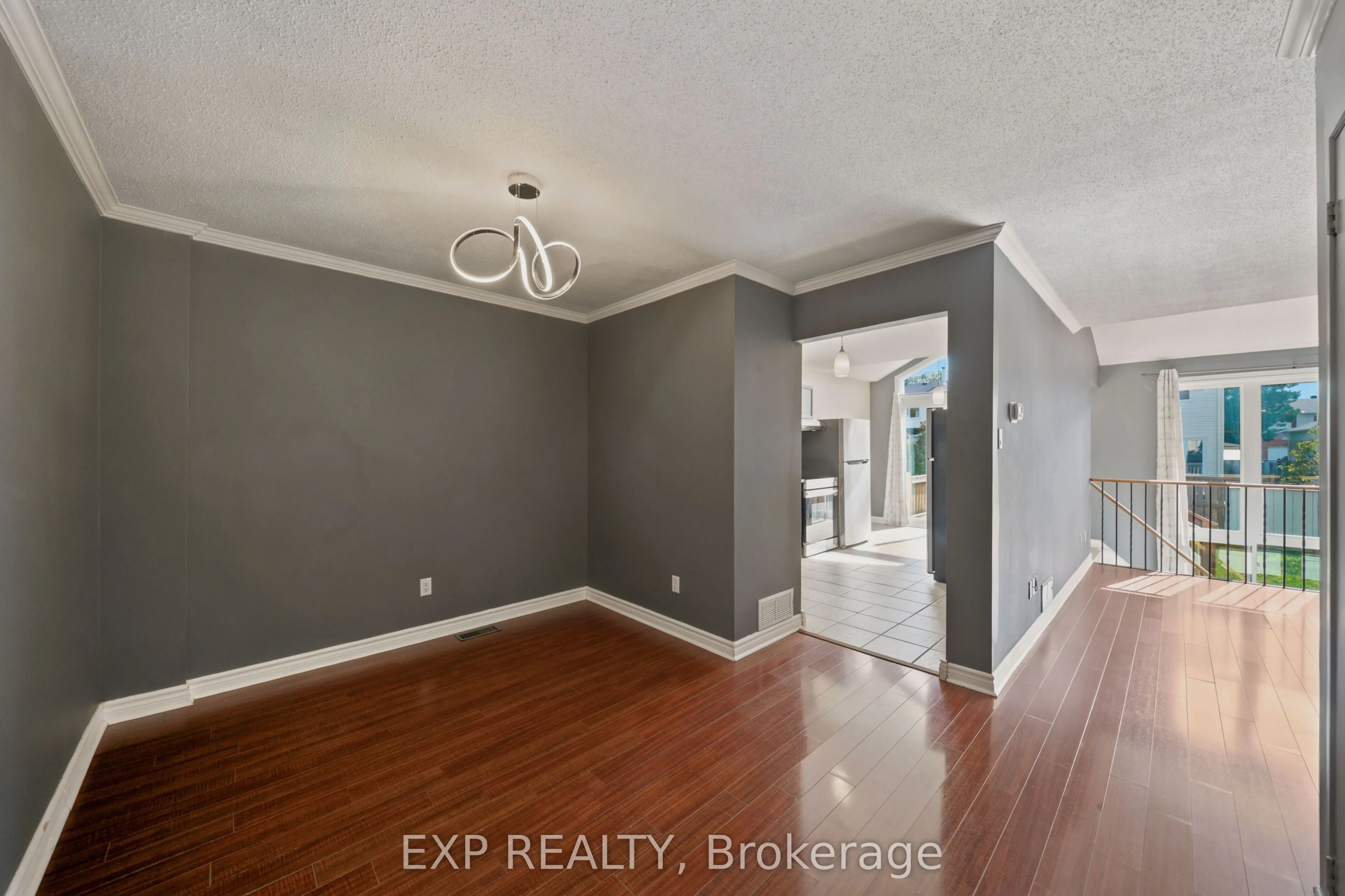574 Latour Crescent