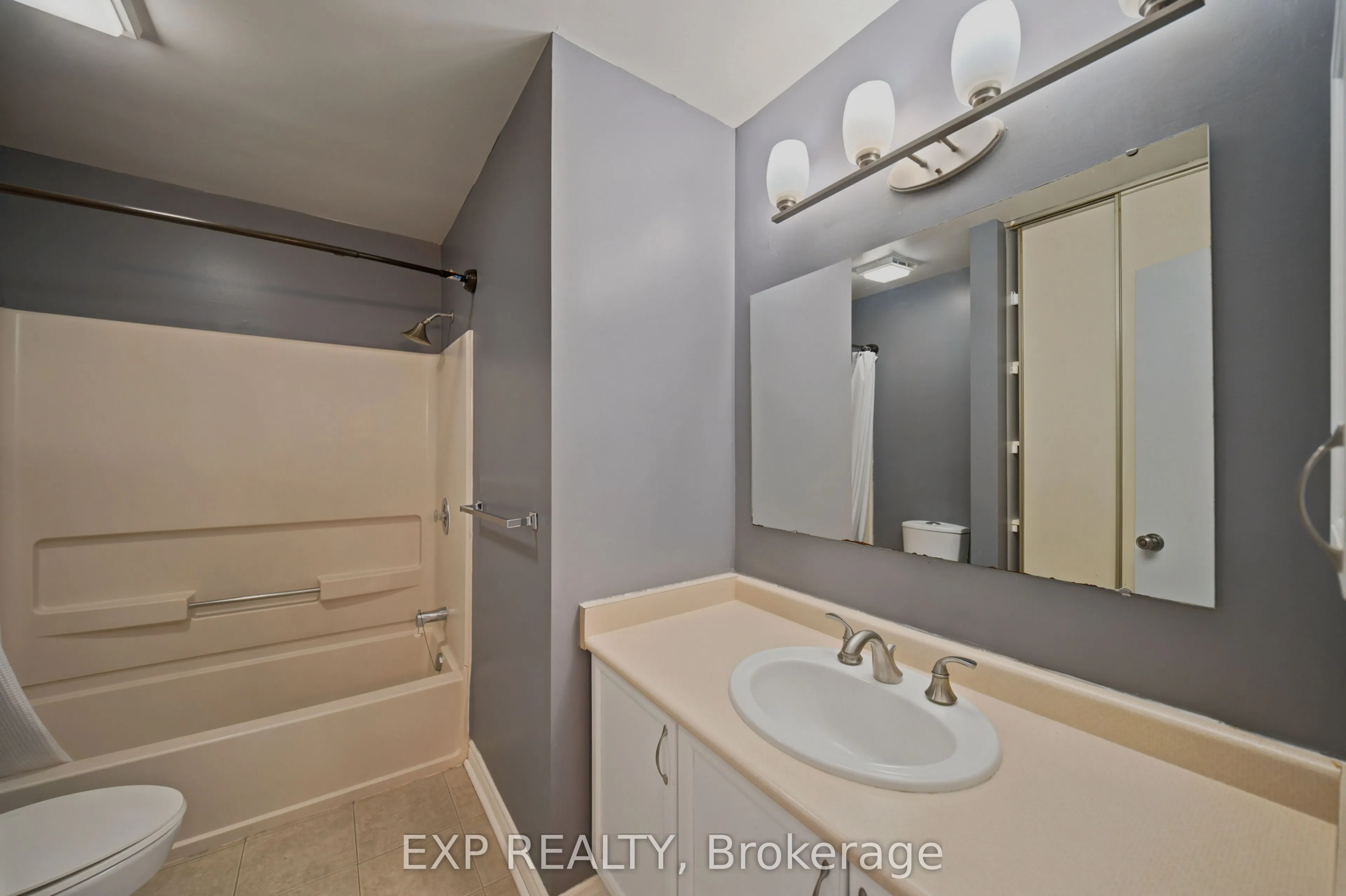 574 Latour Crescent
