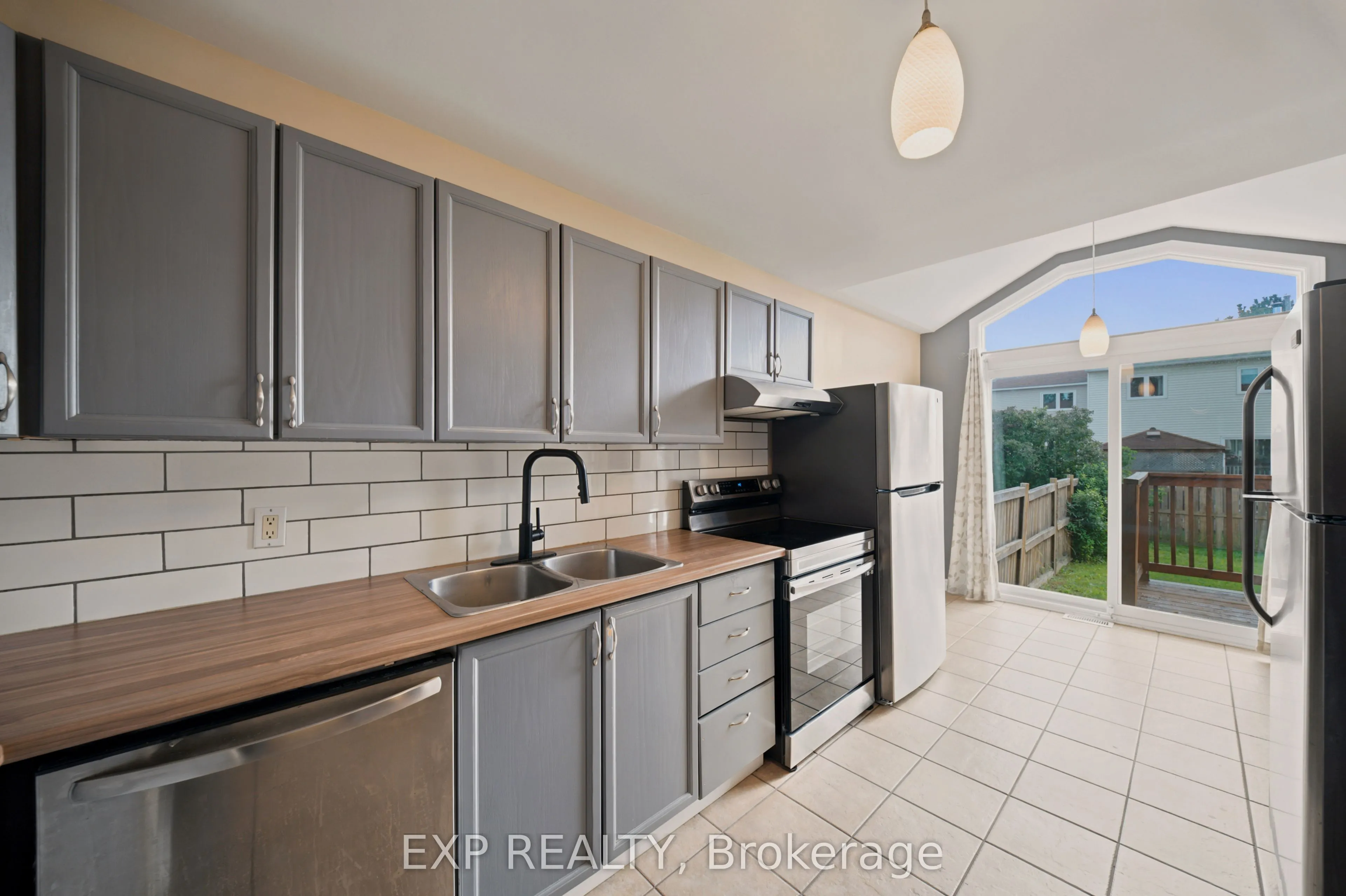 574 Latour Crescent