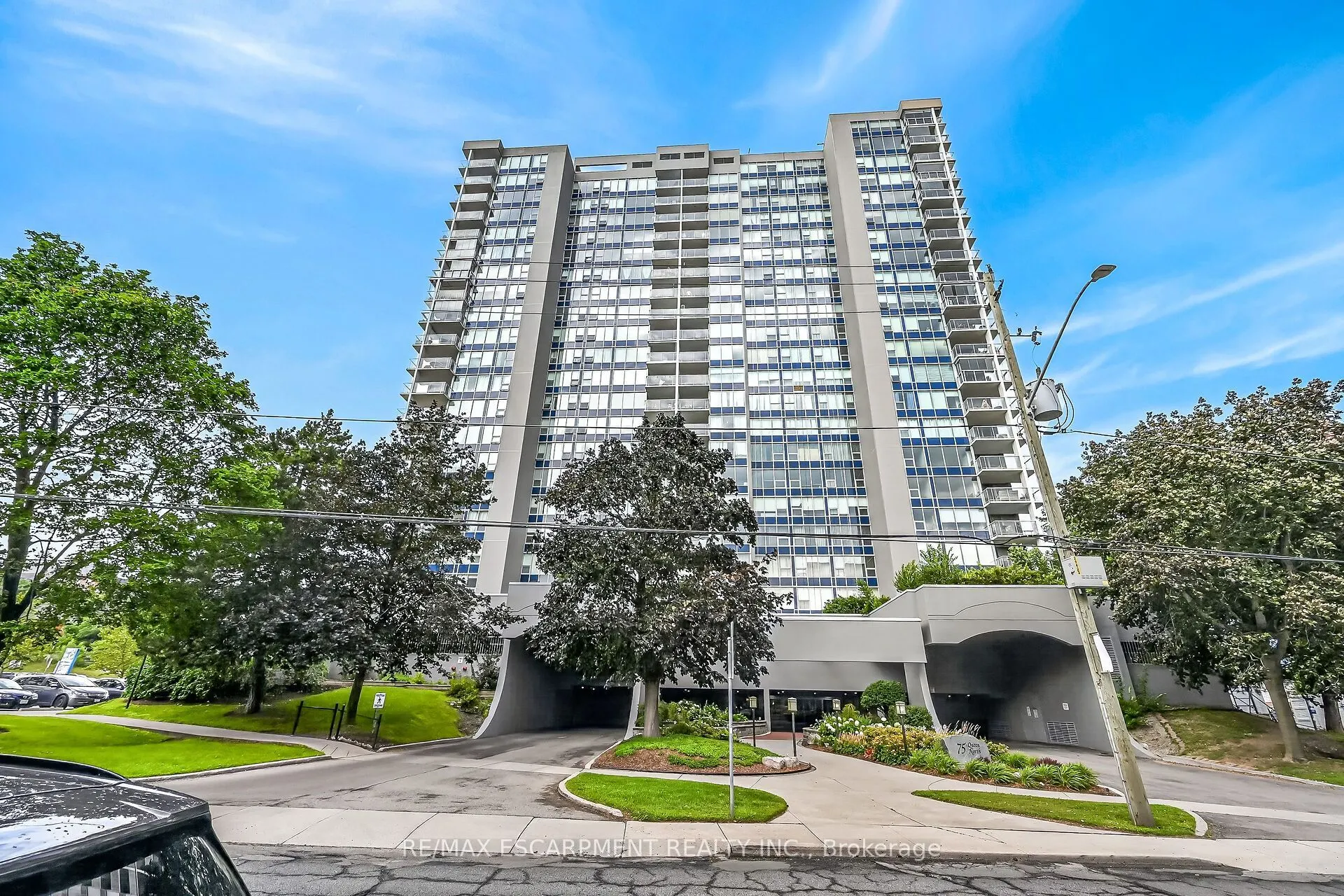 75 QUEEN Street N #1203