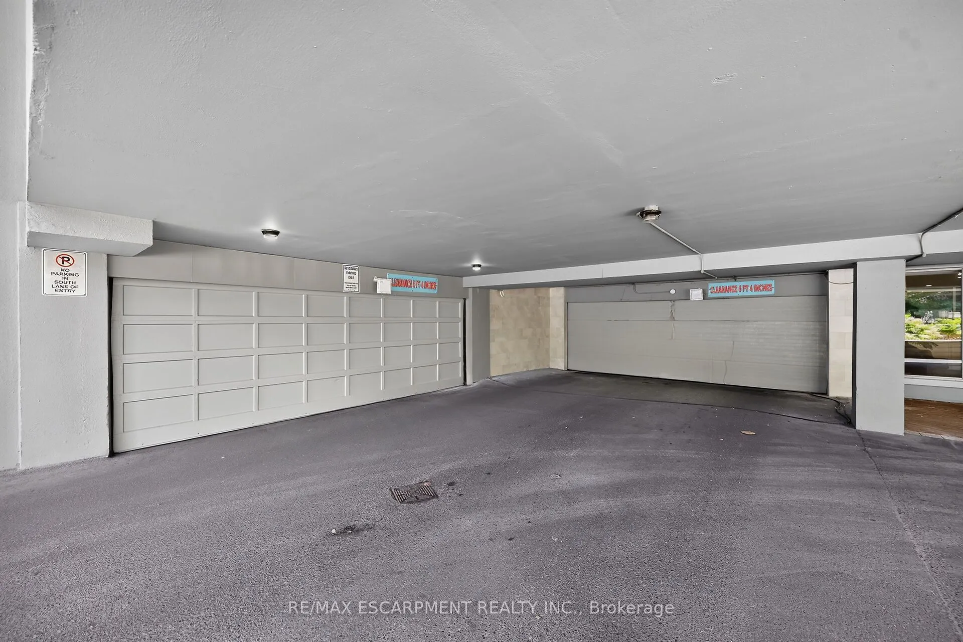 75 QUEEN Street N #1203
