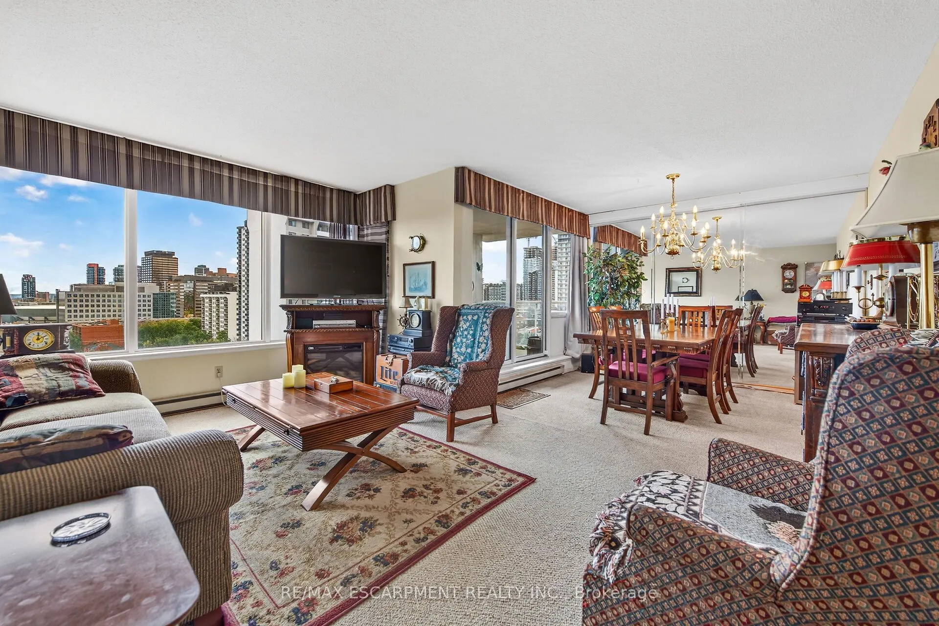 75 QUEEN Street N #1203