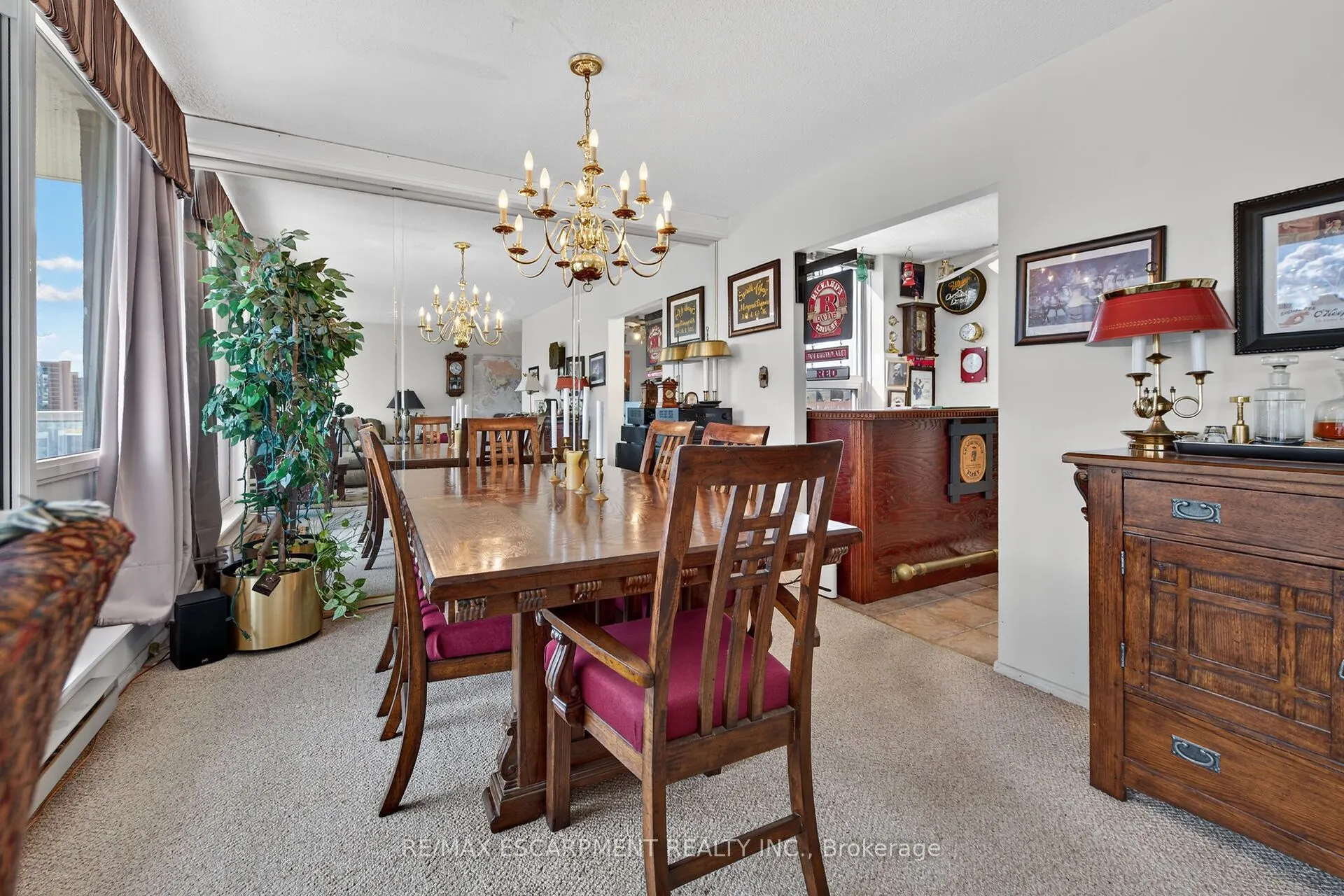 75 QUEEN Street N #1203