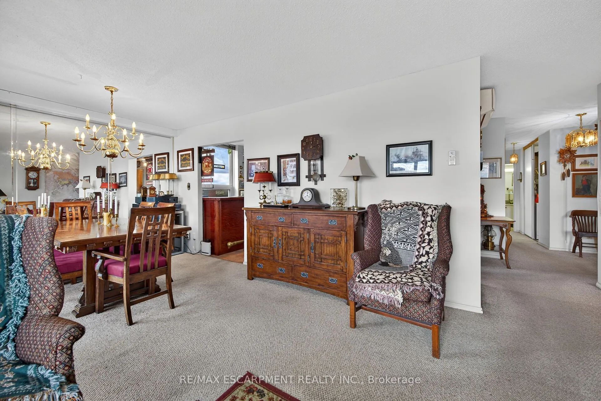 75 QUEEN Street N #1203