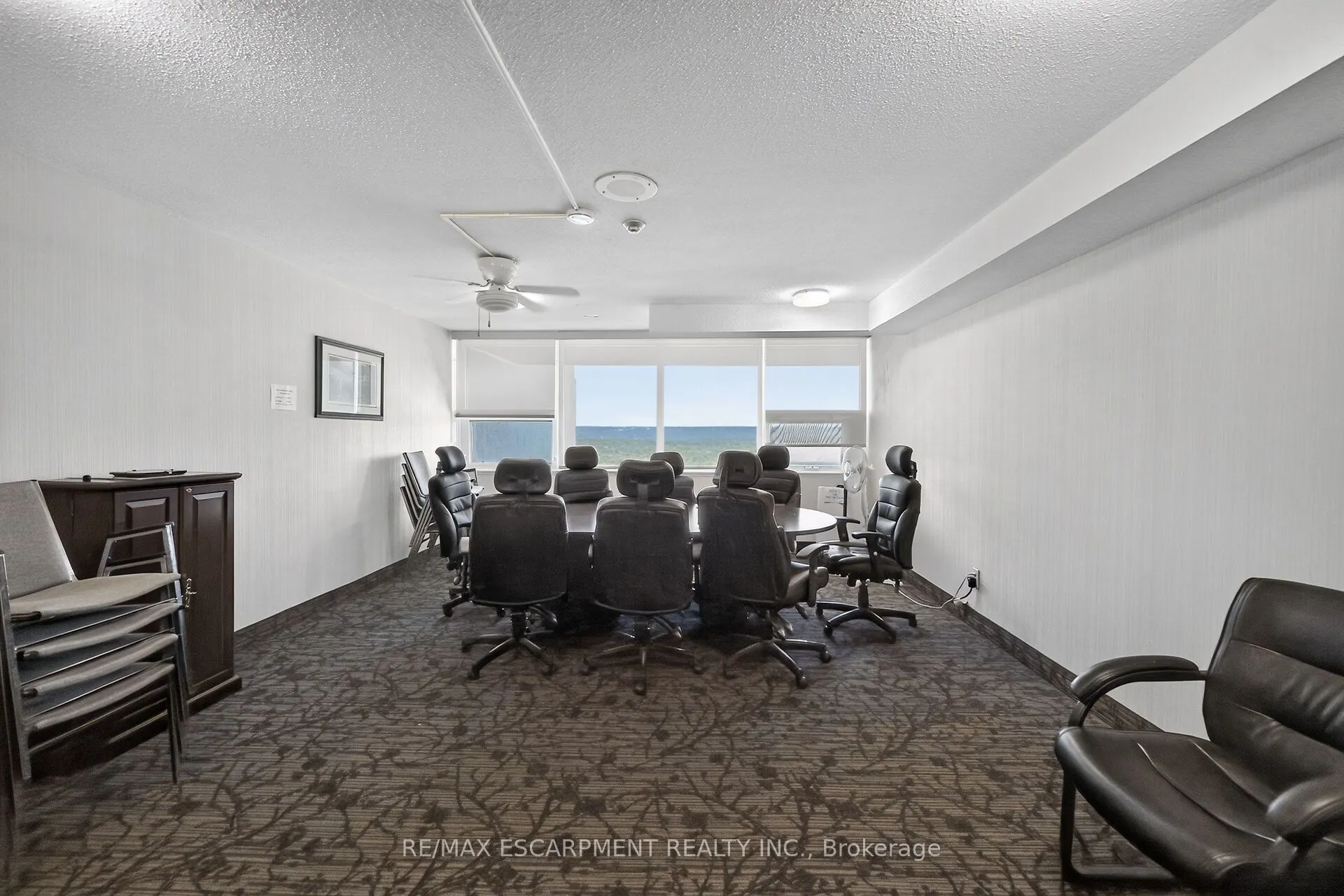 75 QUEEN Street N #1203
