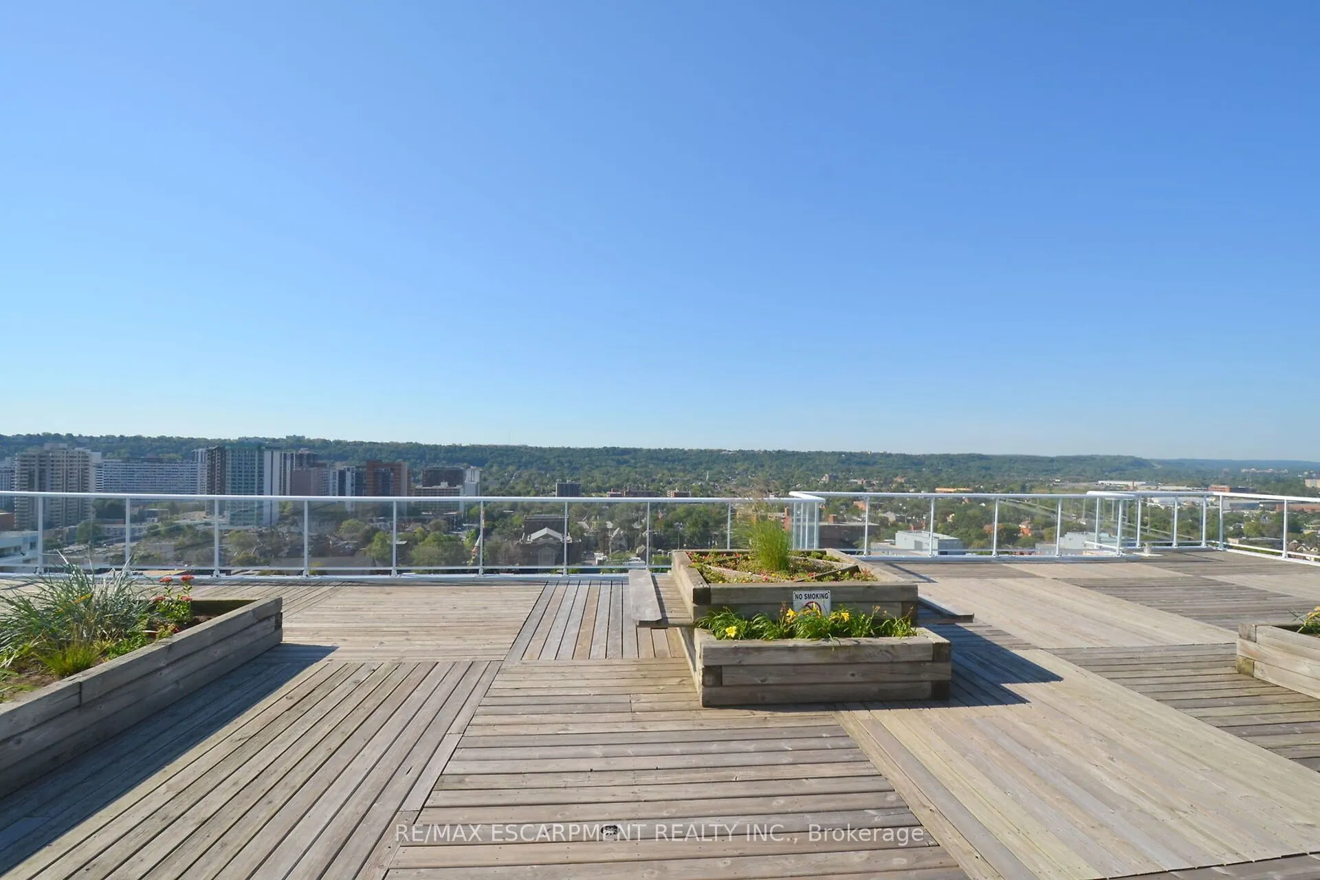 75 QUEEN Street N #1203