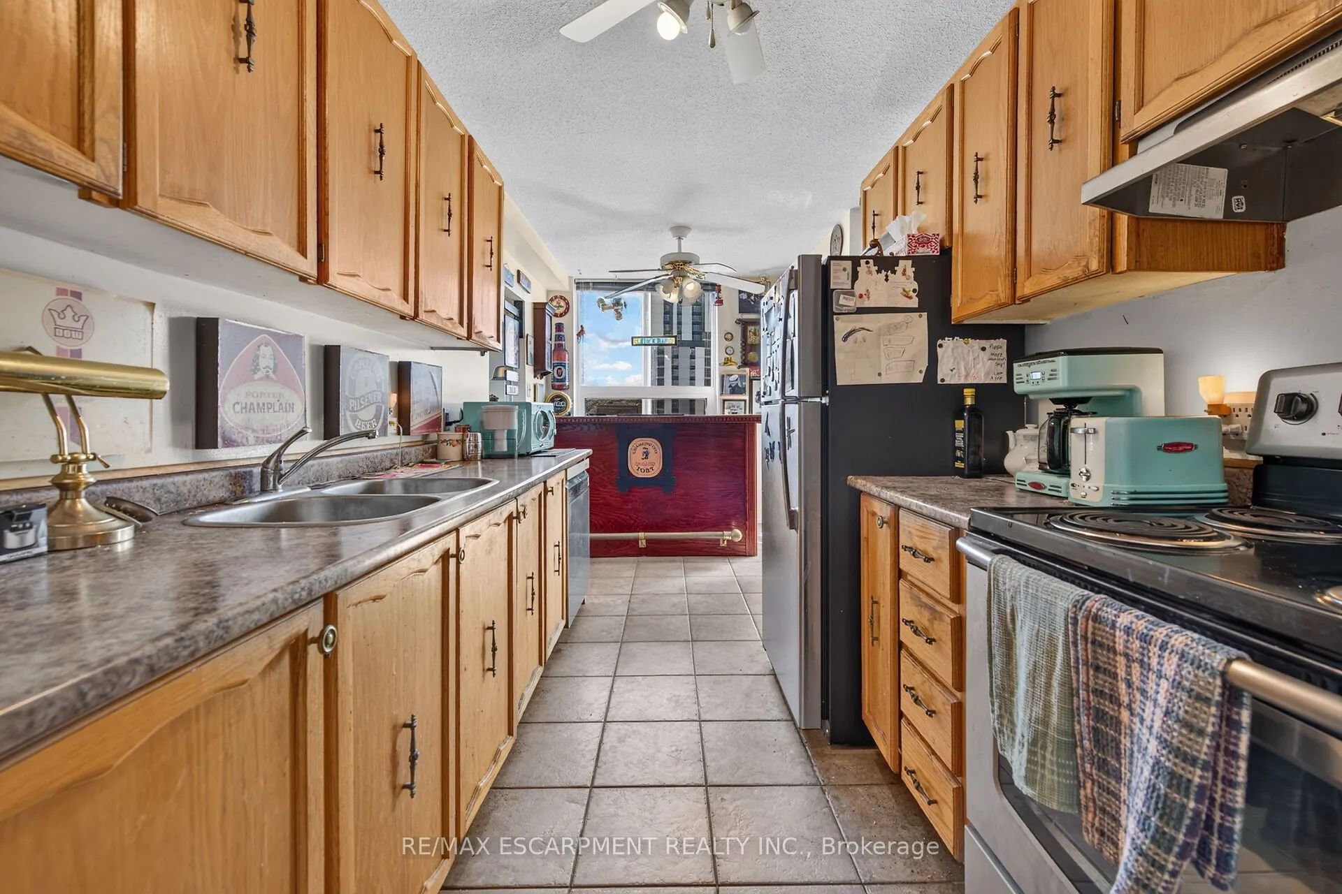 75 QUEEN Street N #1203