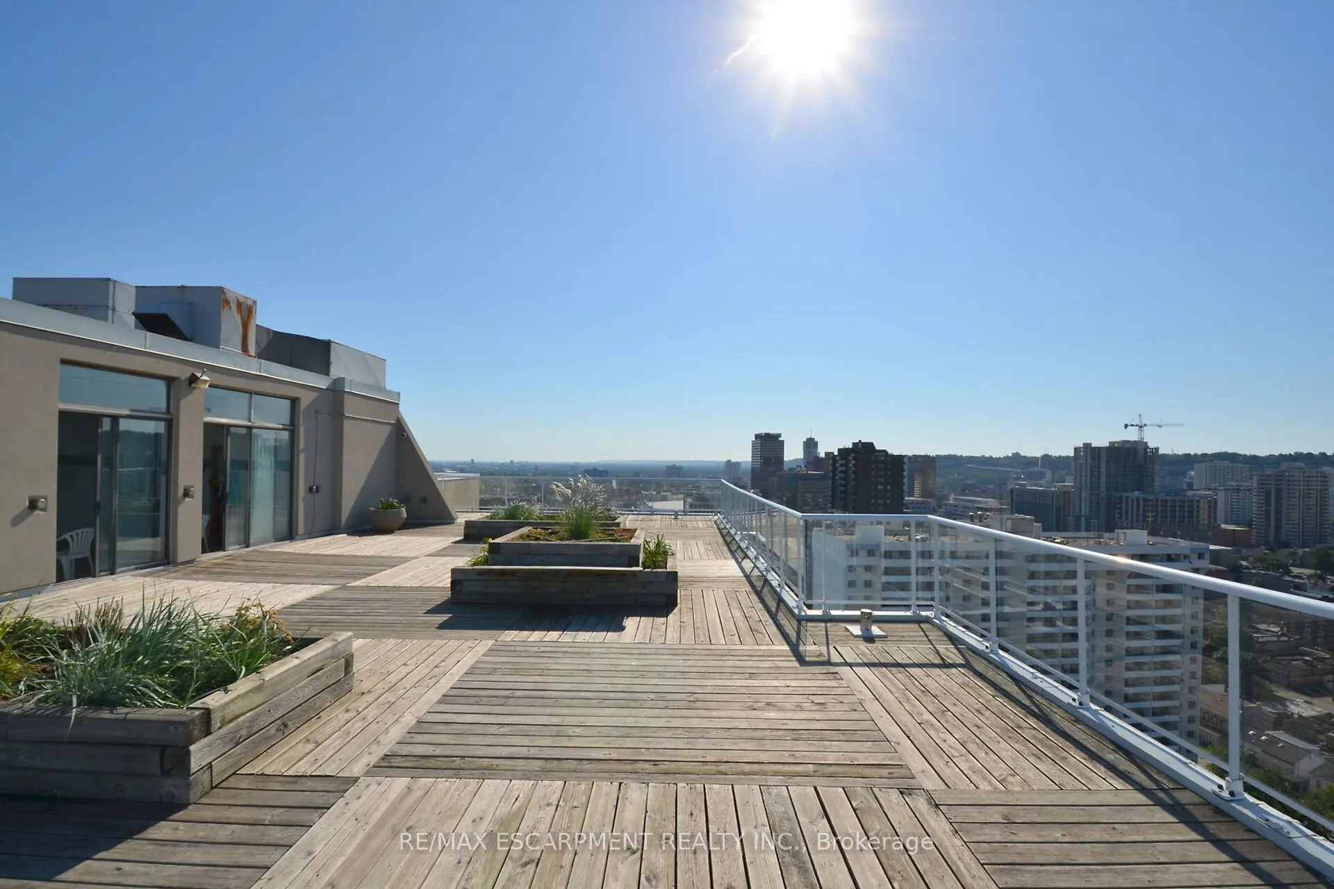 75 QUEEN Street N #1203