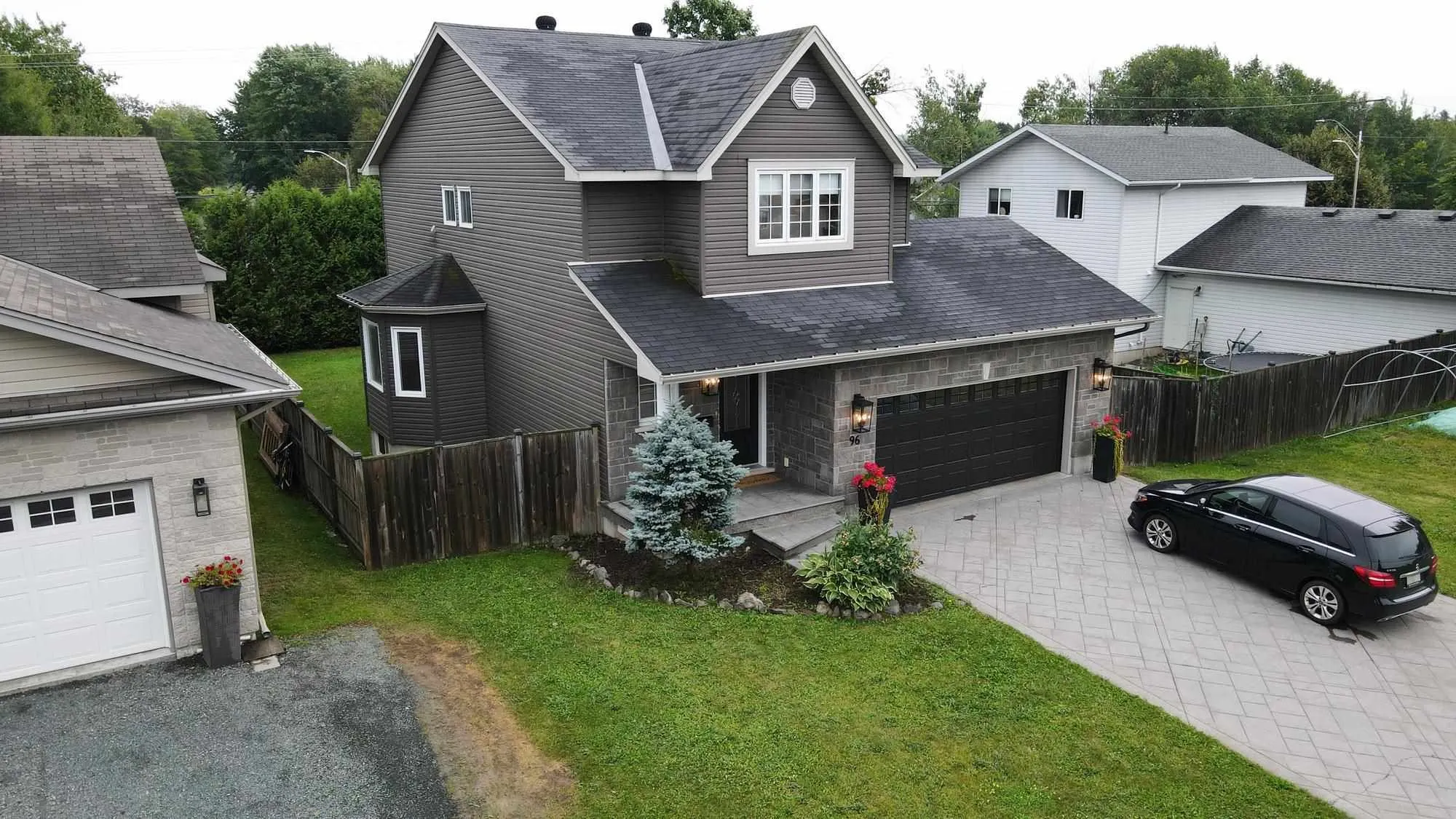 96 Ruscio Crescent