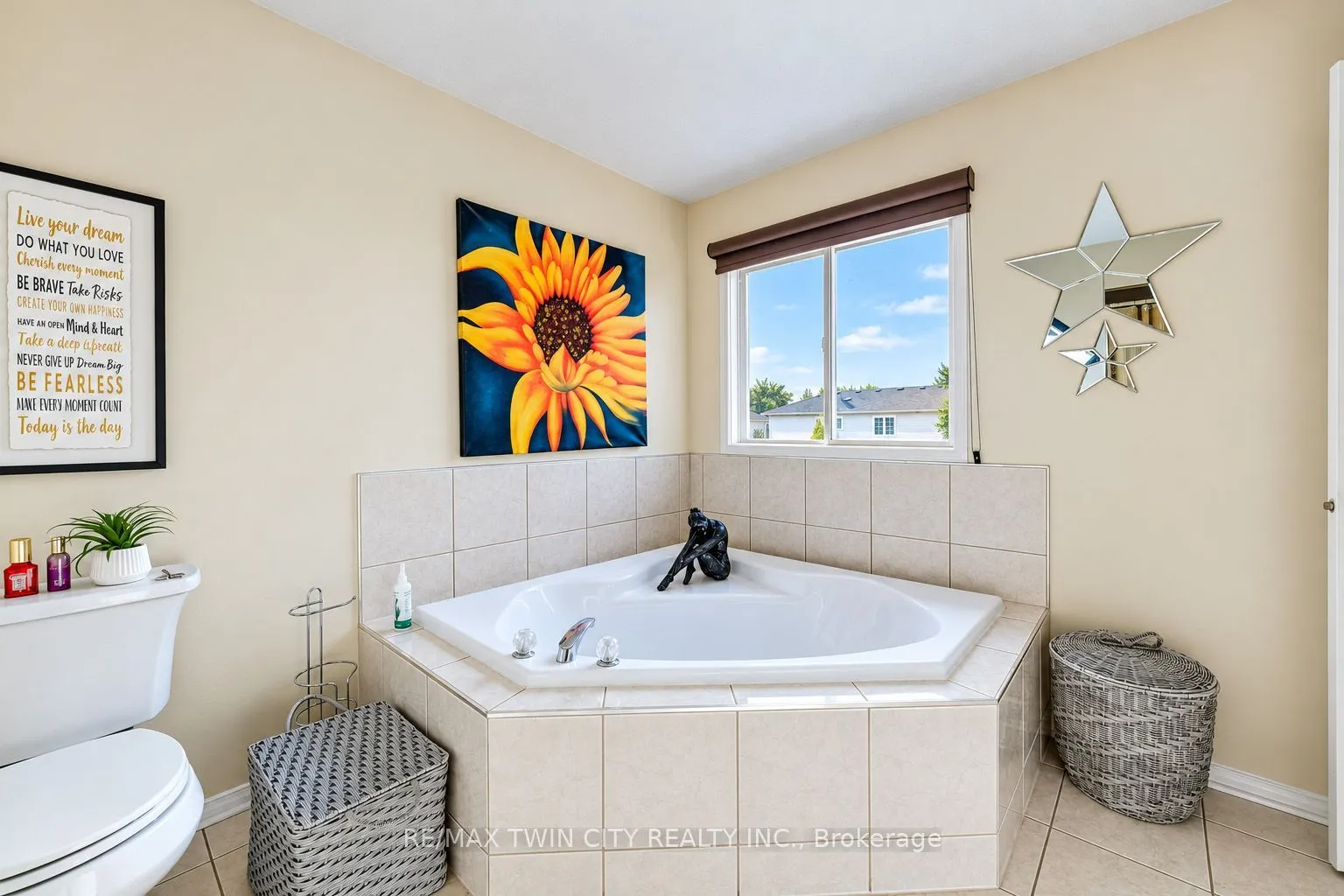 11 Peregrine Crescent