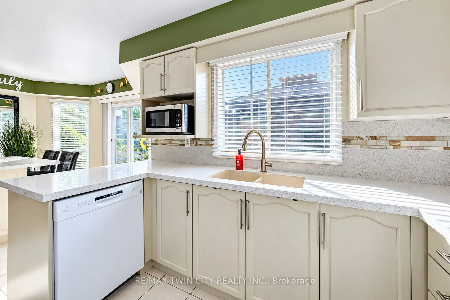 11 Peregrine Crescent
