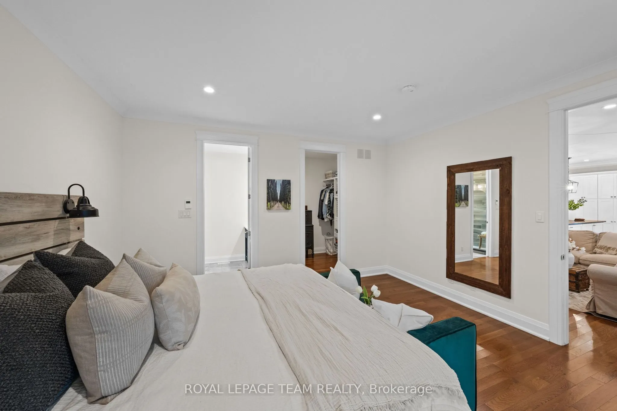 77 Juanita Avenue
