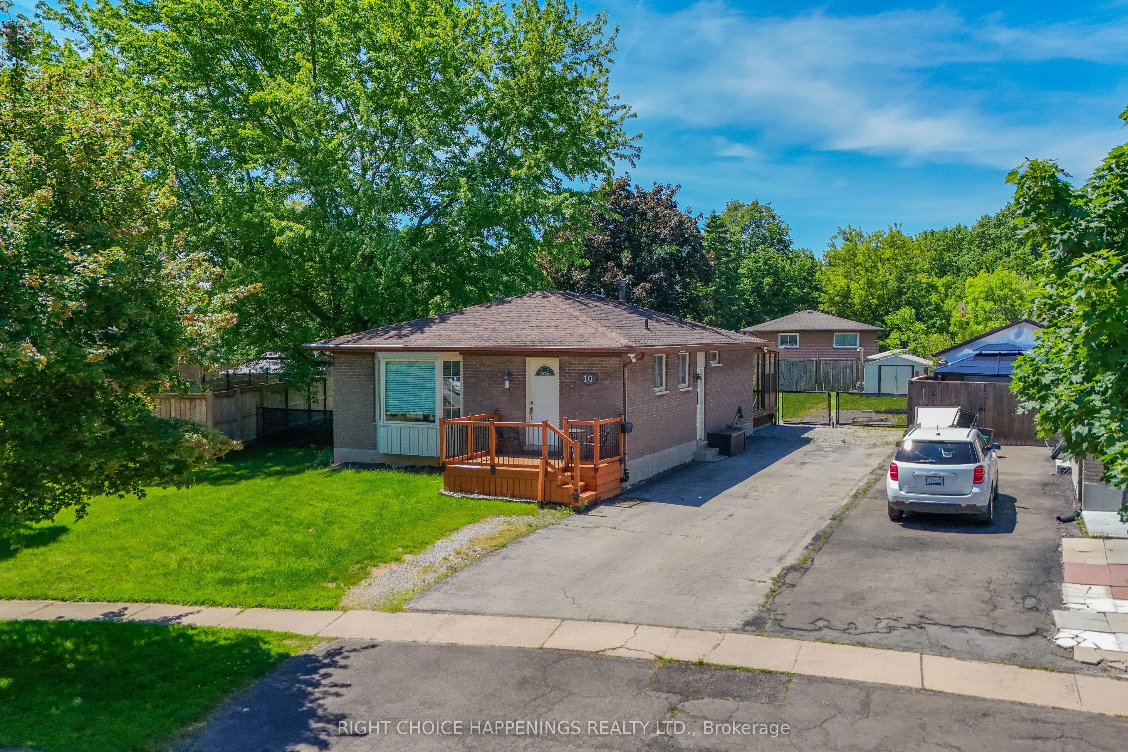 10 Newleaf Crescent