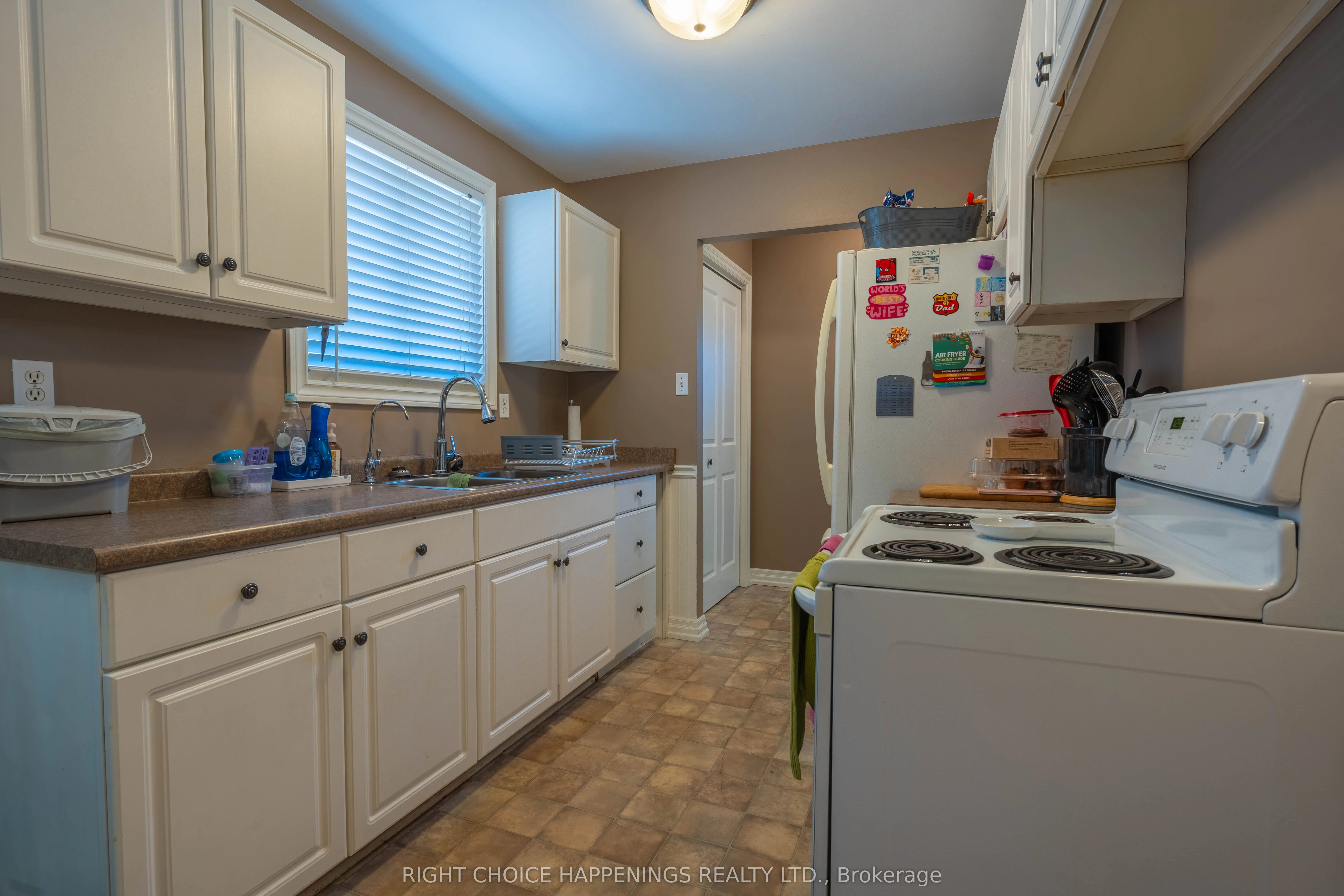 10 Newleaf Crescent
