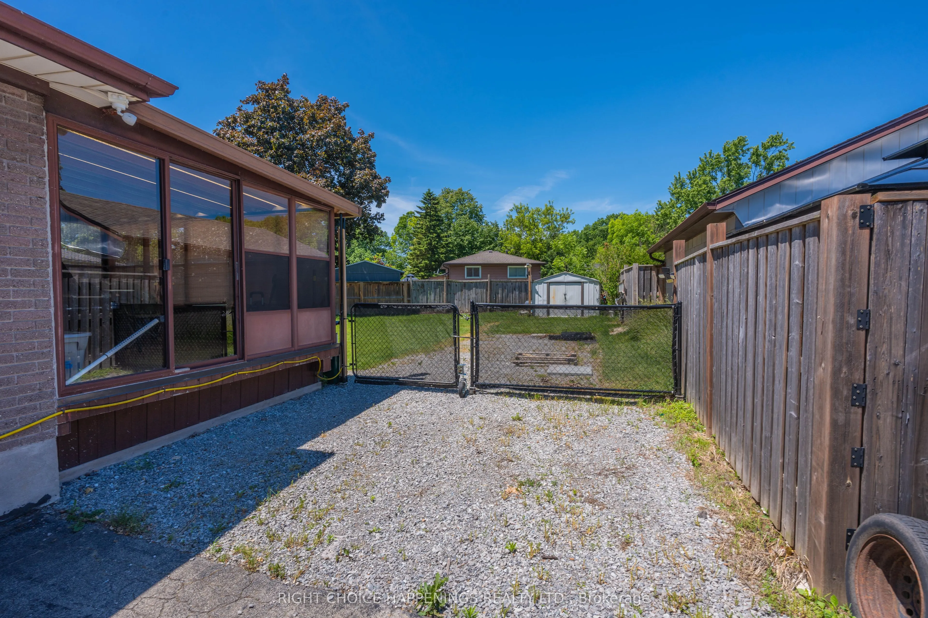 10 Newleaf Crescent