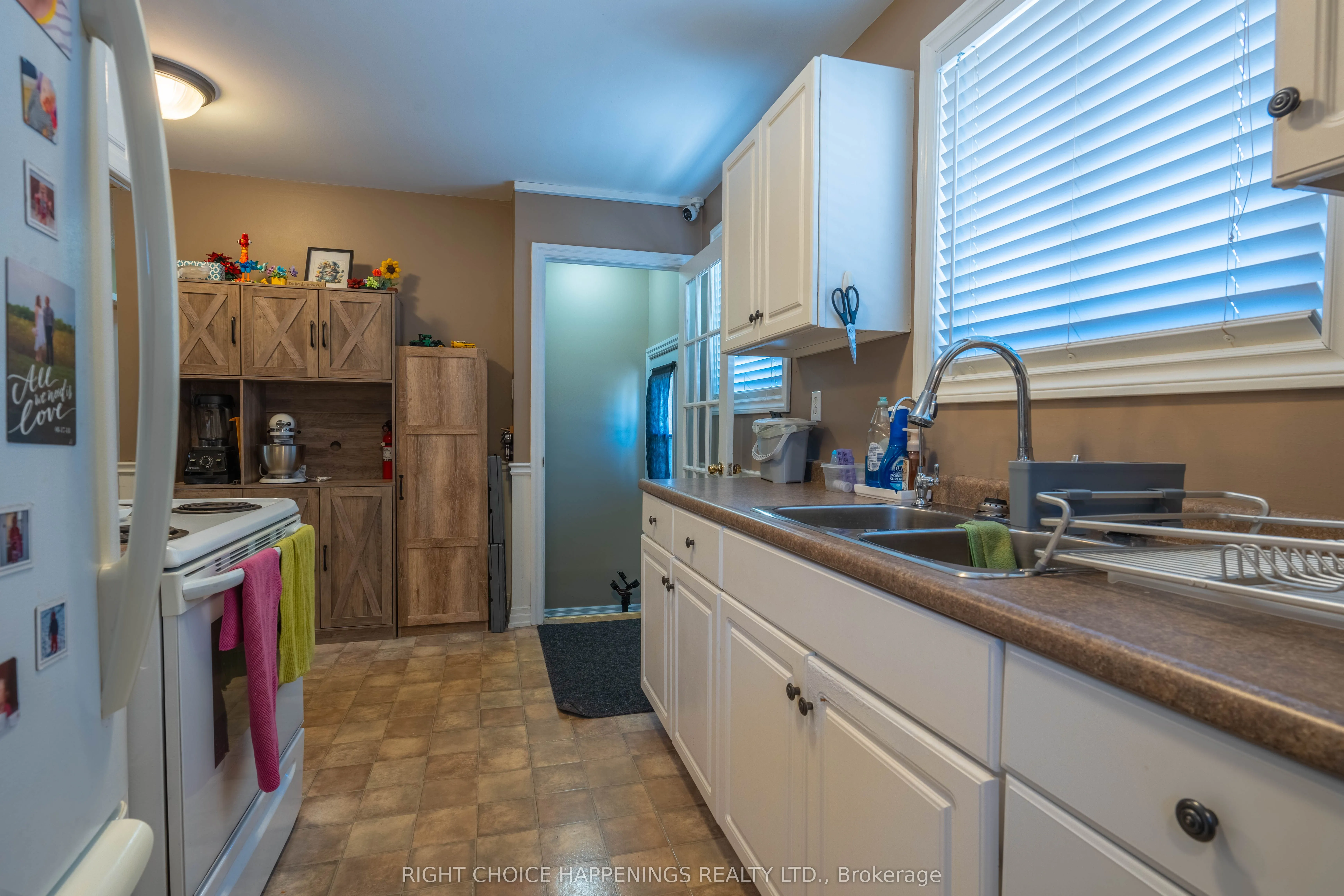 10 Newleaf Crescent